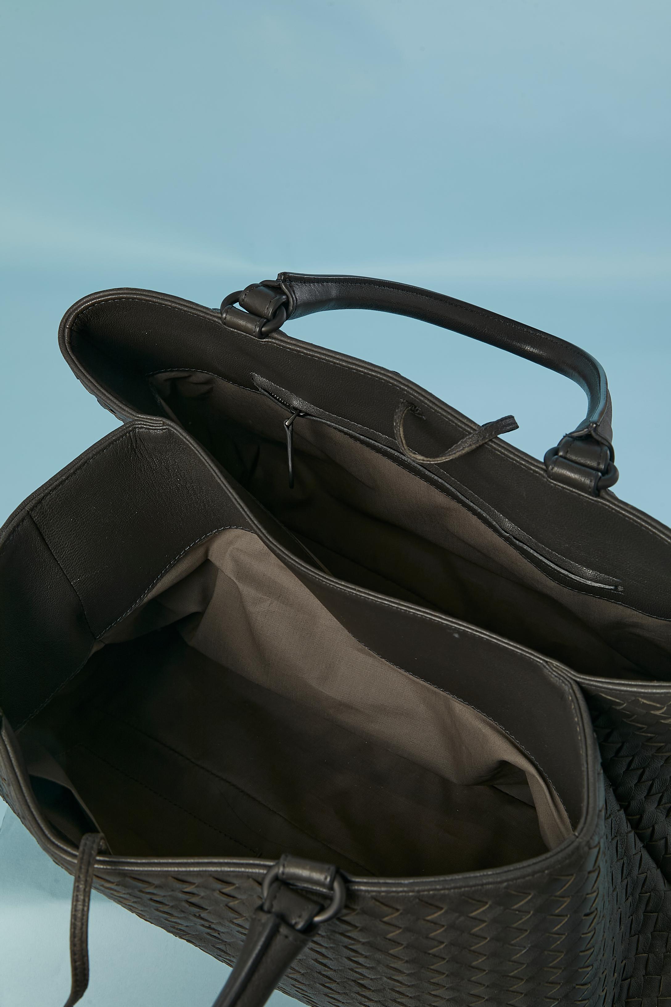 Bolso de asa superior marrón de piel entrelazada Bottega Veneta en venta 2