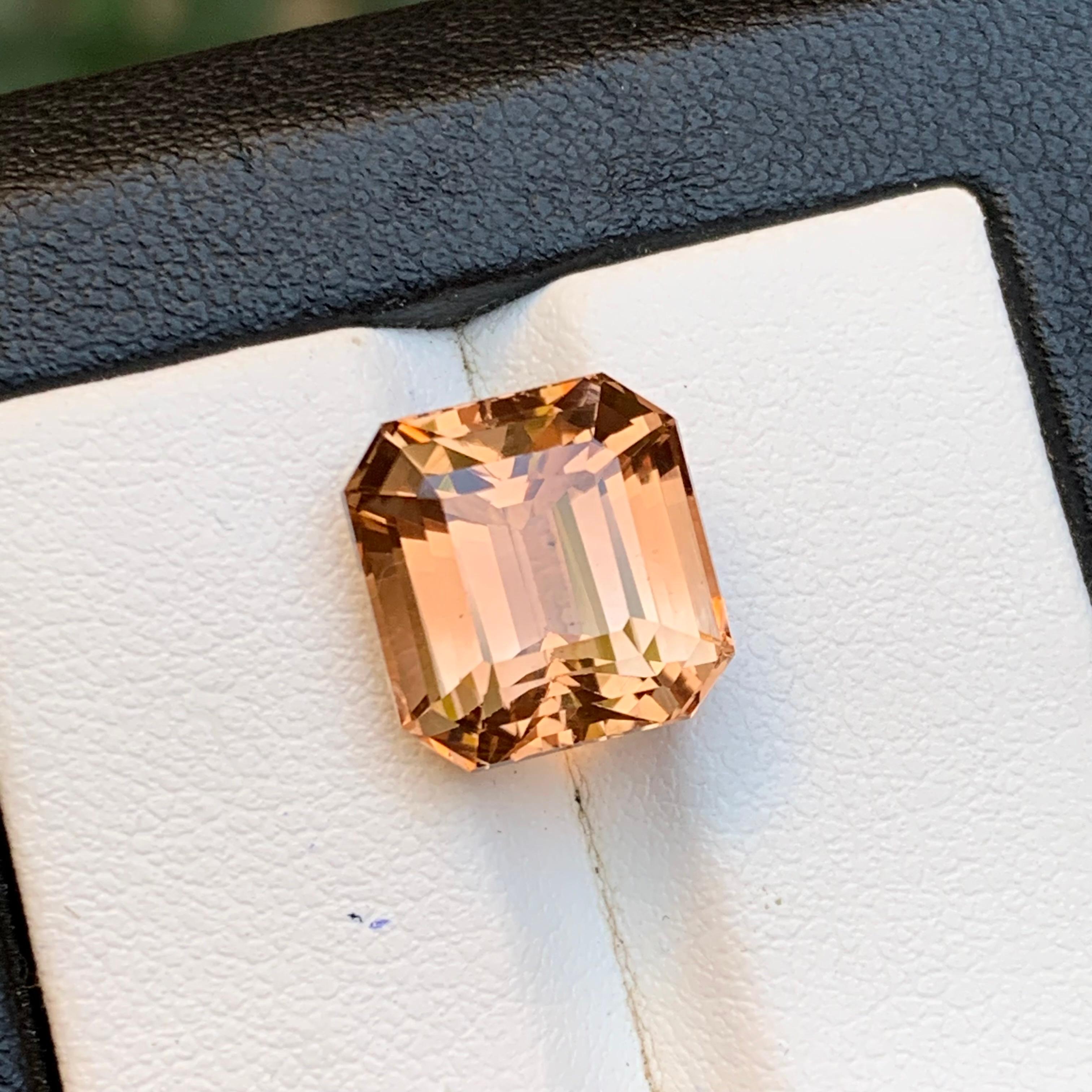 Brauner Topas 9,46 Karat Smaragdschliff Natürlicher loser Edelstein für Ring oder Schmuck im Zustand „Neu“ im Angebot in Peshawar, PK