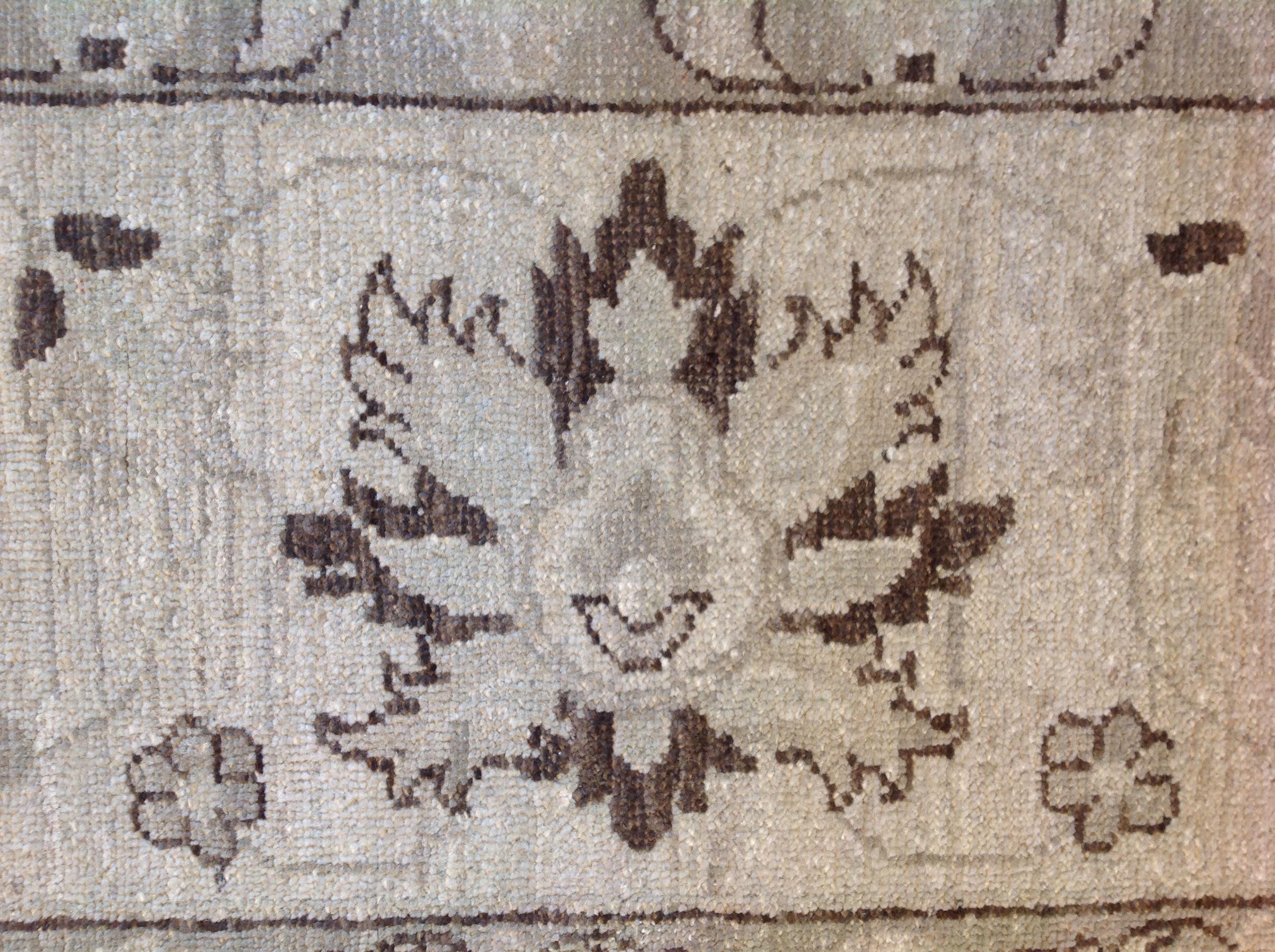 Brown Traditional Style Wool Area Rug In New Condition For Sale In Los Angeles, CA