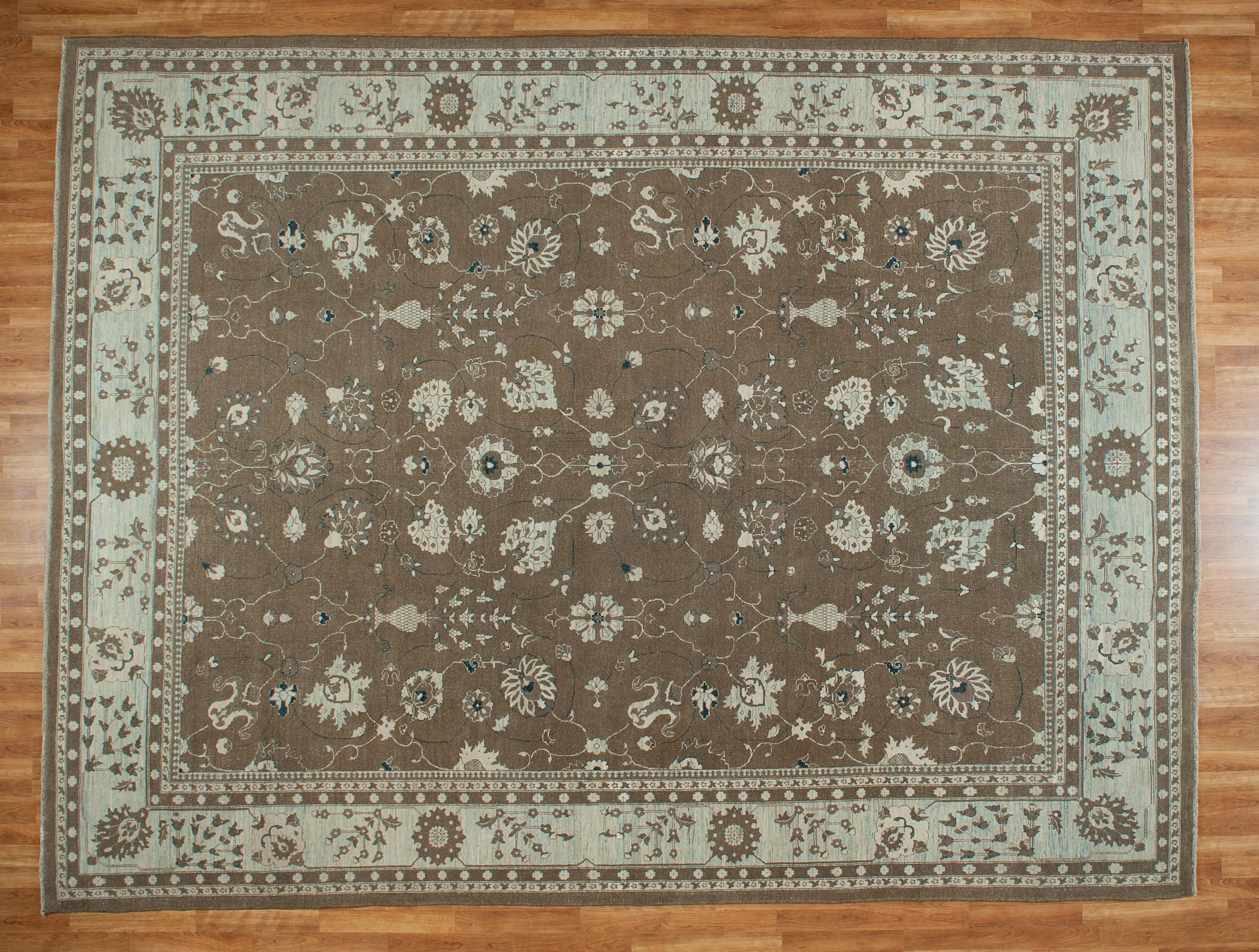Brown Traditional Style Wool Area Rug In New Condition For Sale In Los Angeles, CA