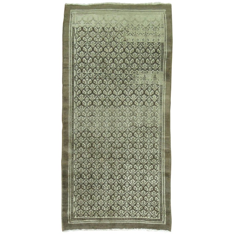 Brown Turkish Wool Rug, Mid-20th Century For Sale at 1stDibs