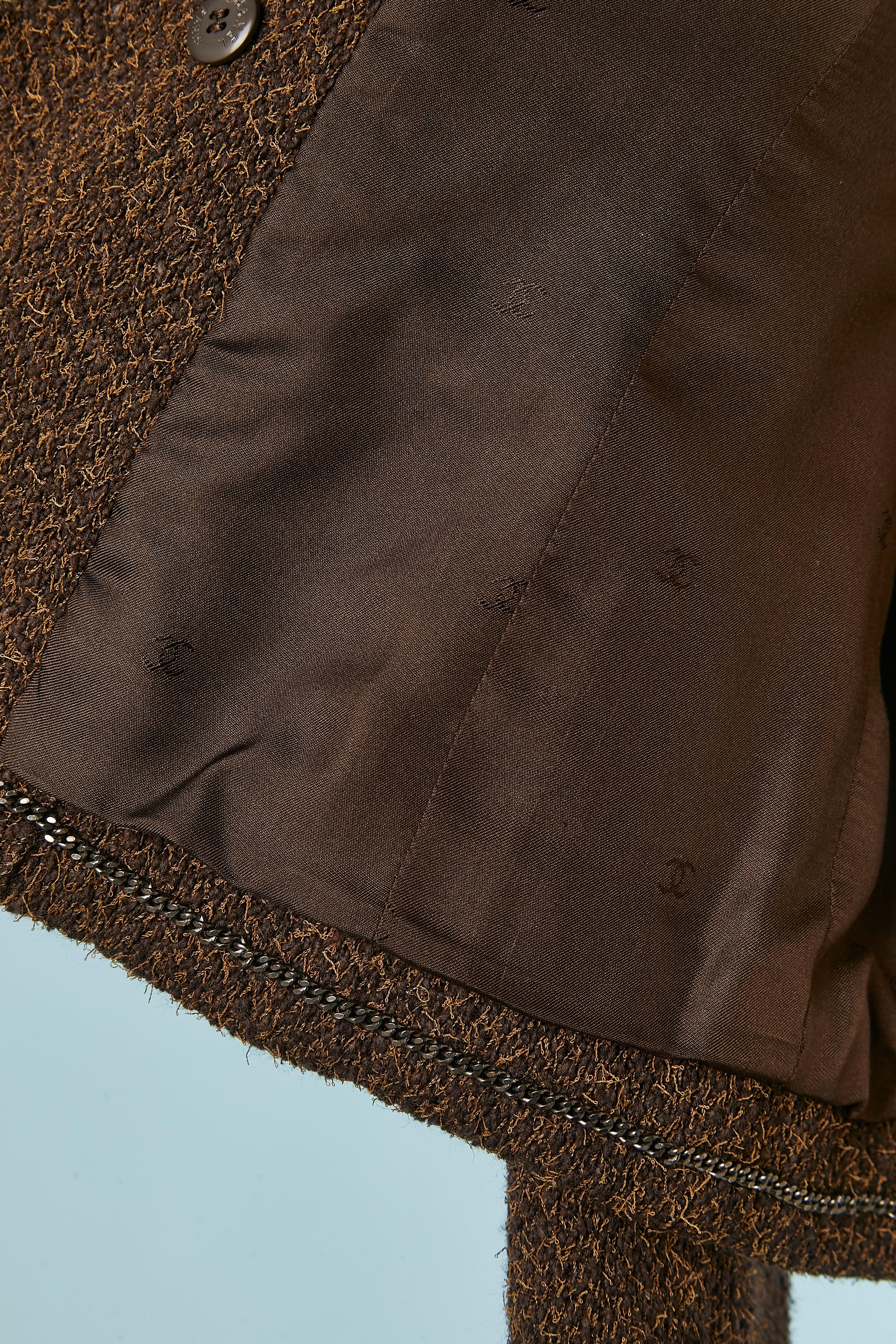 Veste en tweed marron à double boutonnage CHANEL en vente 5