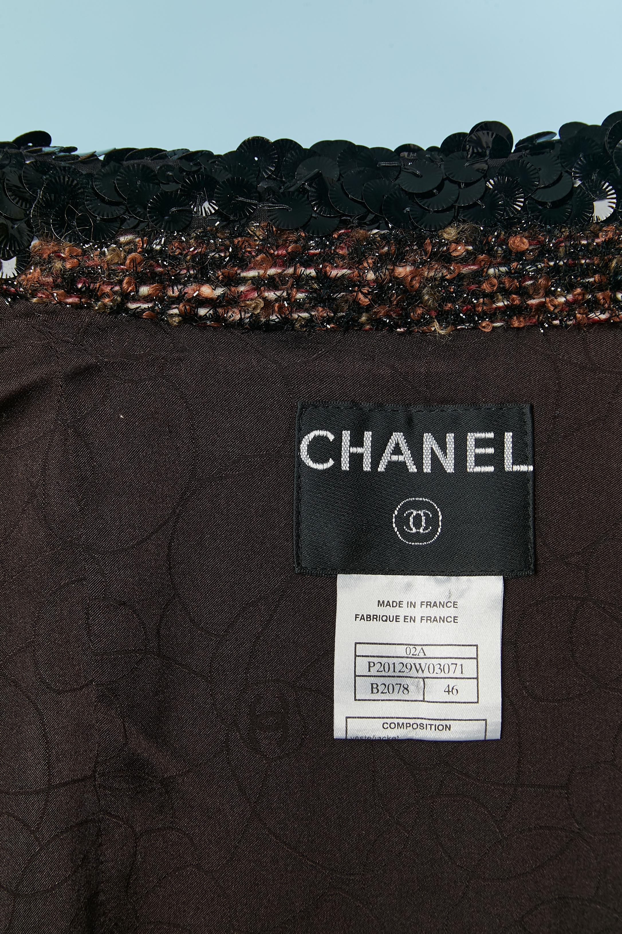 Chaqueta de tweed marrón borde a borde con cuello de lentejuelas CHANEL en venta 6