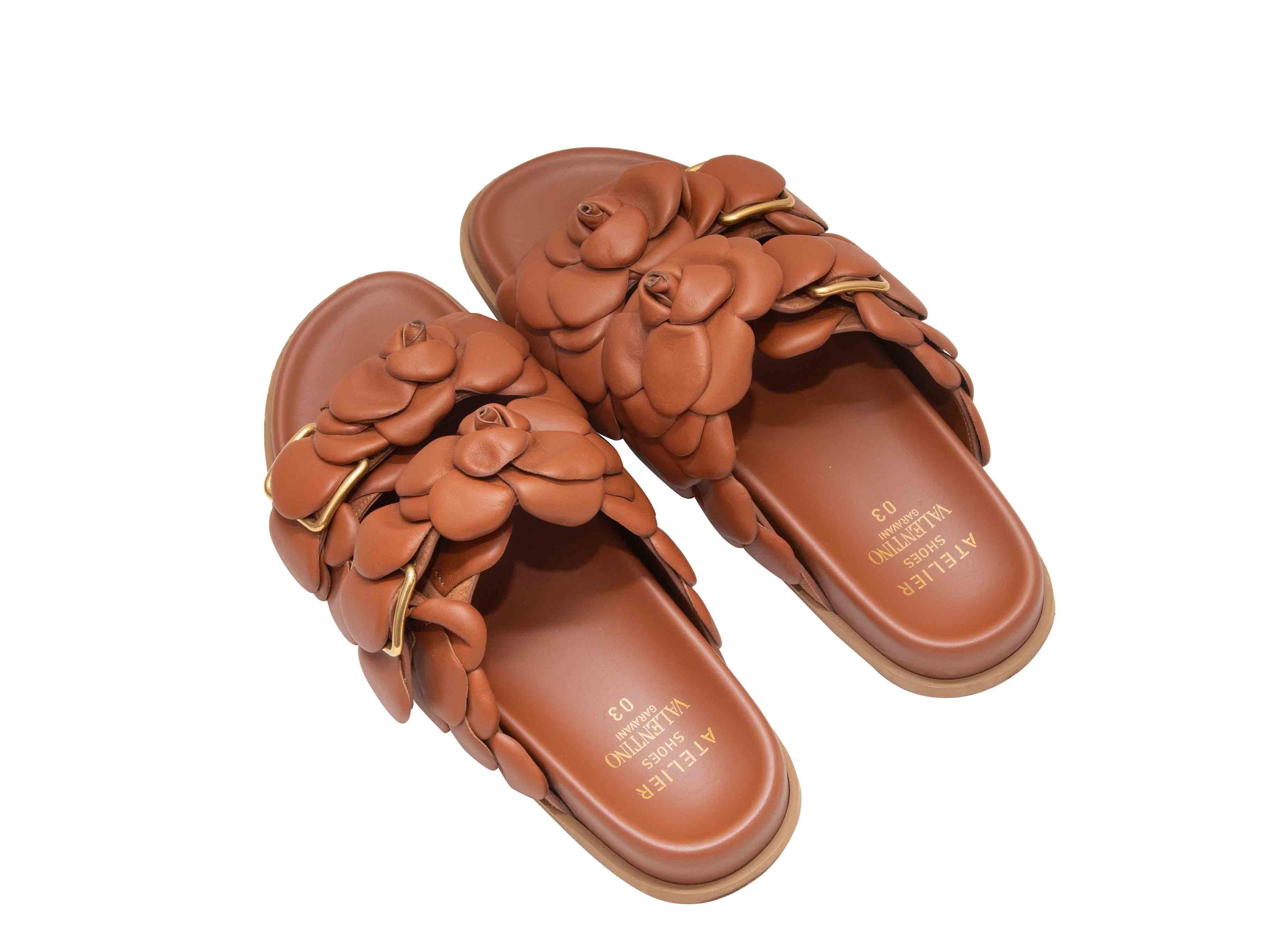 Marrone Valentino Sandali in pelle marrone con rosette taglia 39,5 in vendita