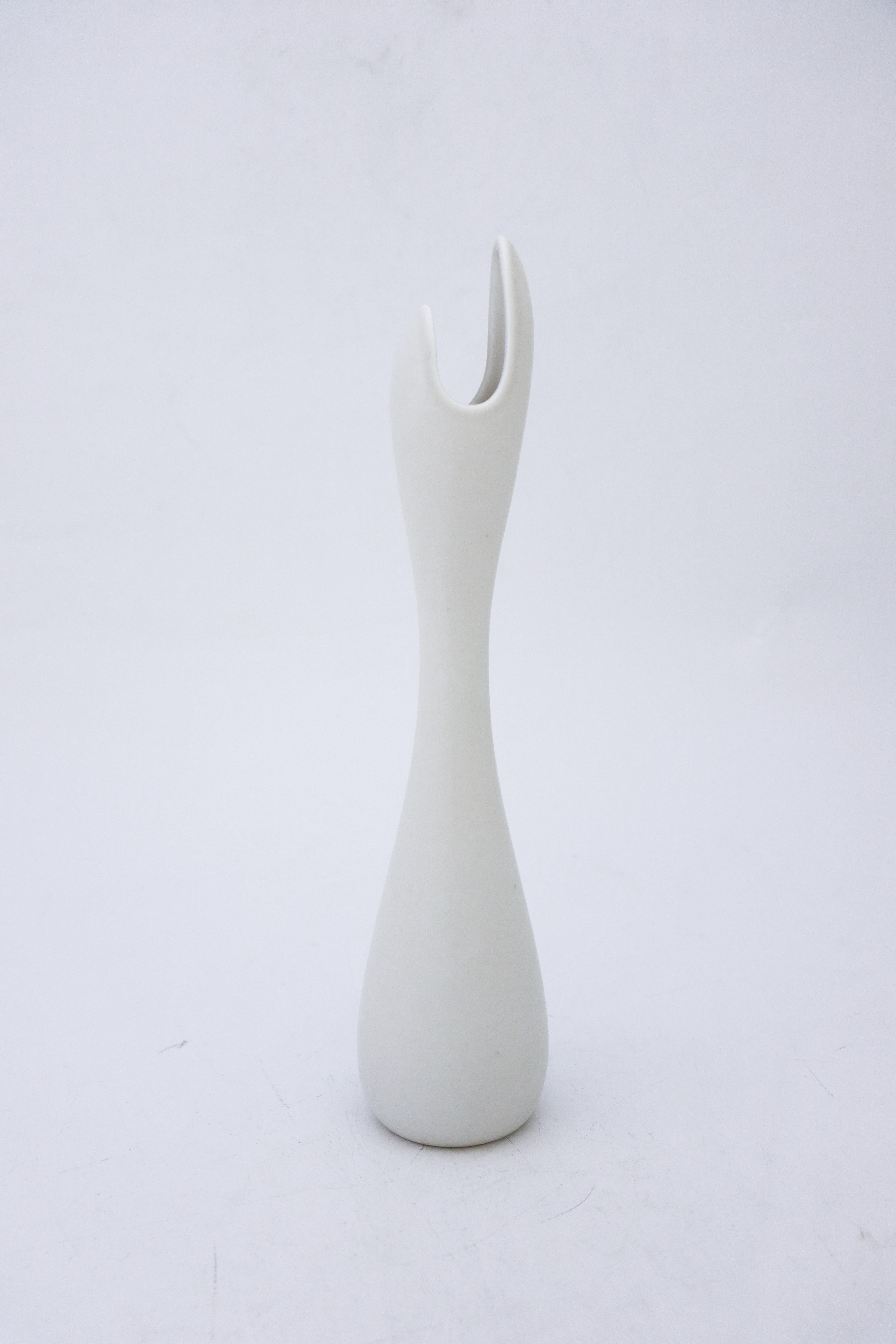 A lovely white vase designed by Gunnar Nylund at Rörstrand of model Caolina, the vase is 31 cm (12.4