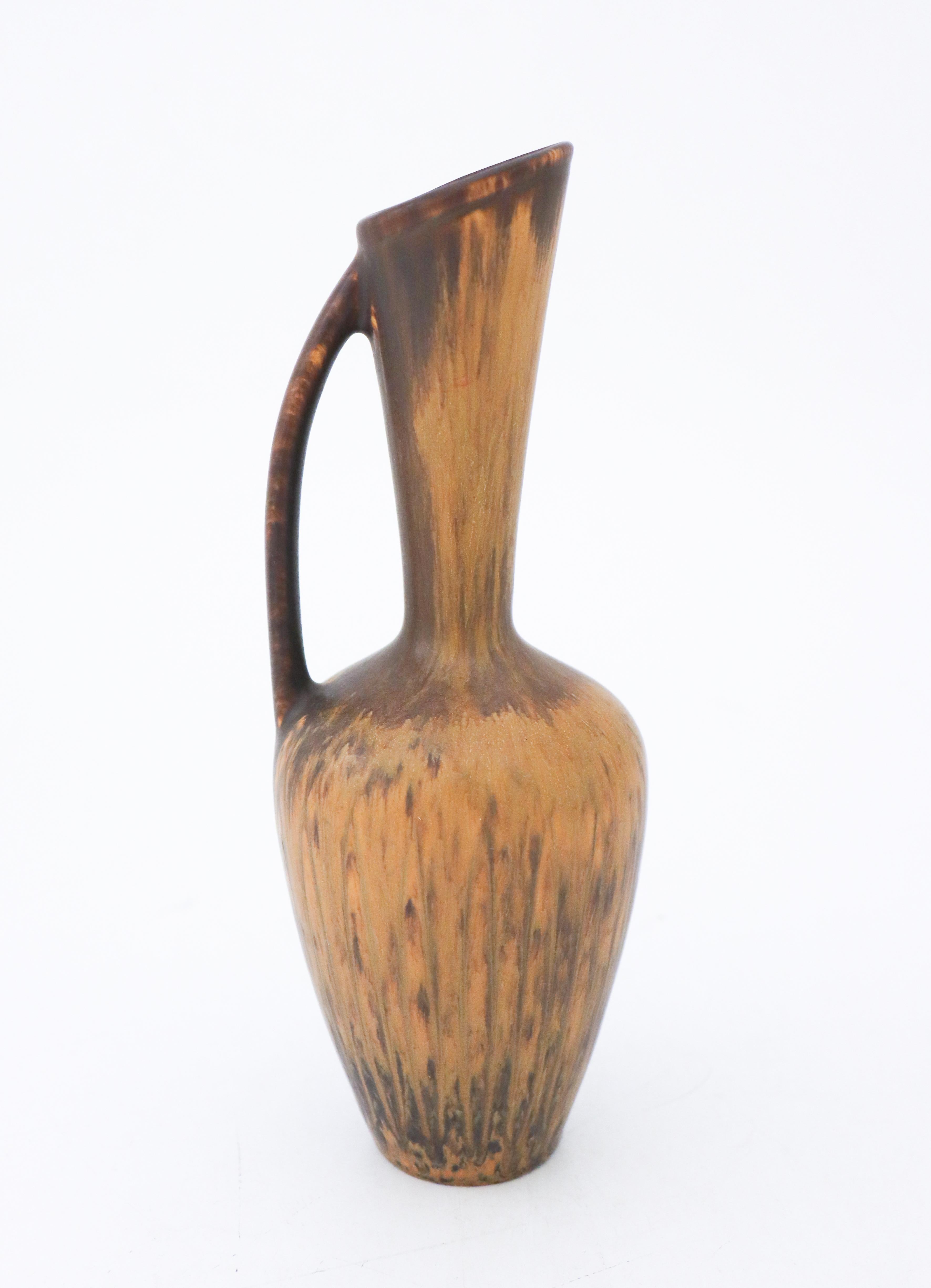 Scandinavian Modern Brown Vase with Handle, Gunnar Nylund, Rörstrand, 1950s, Mid Century Vintage