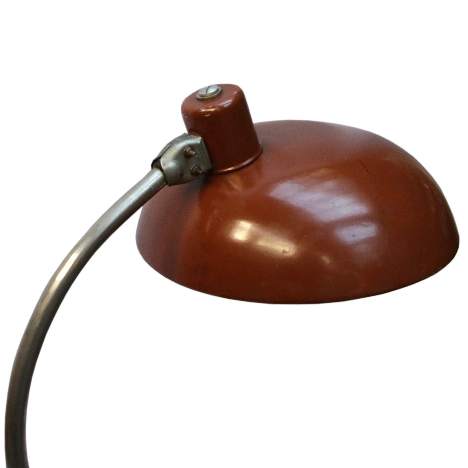 Desk light brown. Metal desk light. 2 meter black wire. 

Weight: 2.2 kg / 4.9 lb

All lamps have been made suitable by international standards for incandescent light bulbs, energy-efficient and LED bulbs. E26/E27 bulb holders and new wiring are