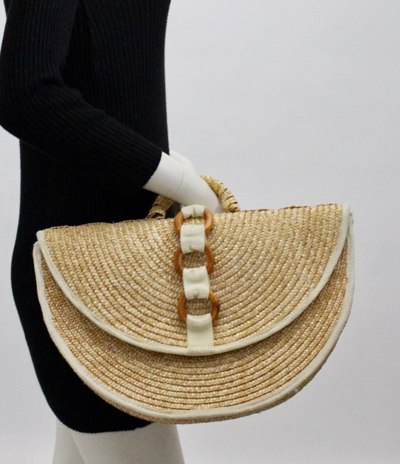 Brown Vintage Straw Handle Bag circa 1970 Italy In Good Condition For Sale In Vienna, AT