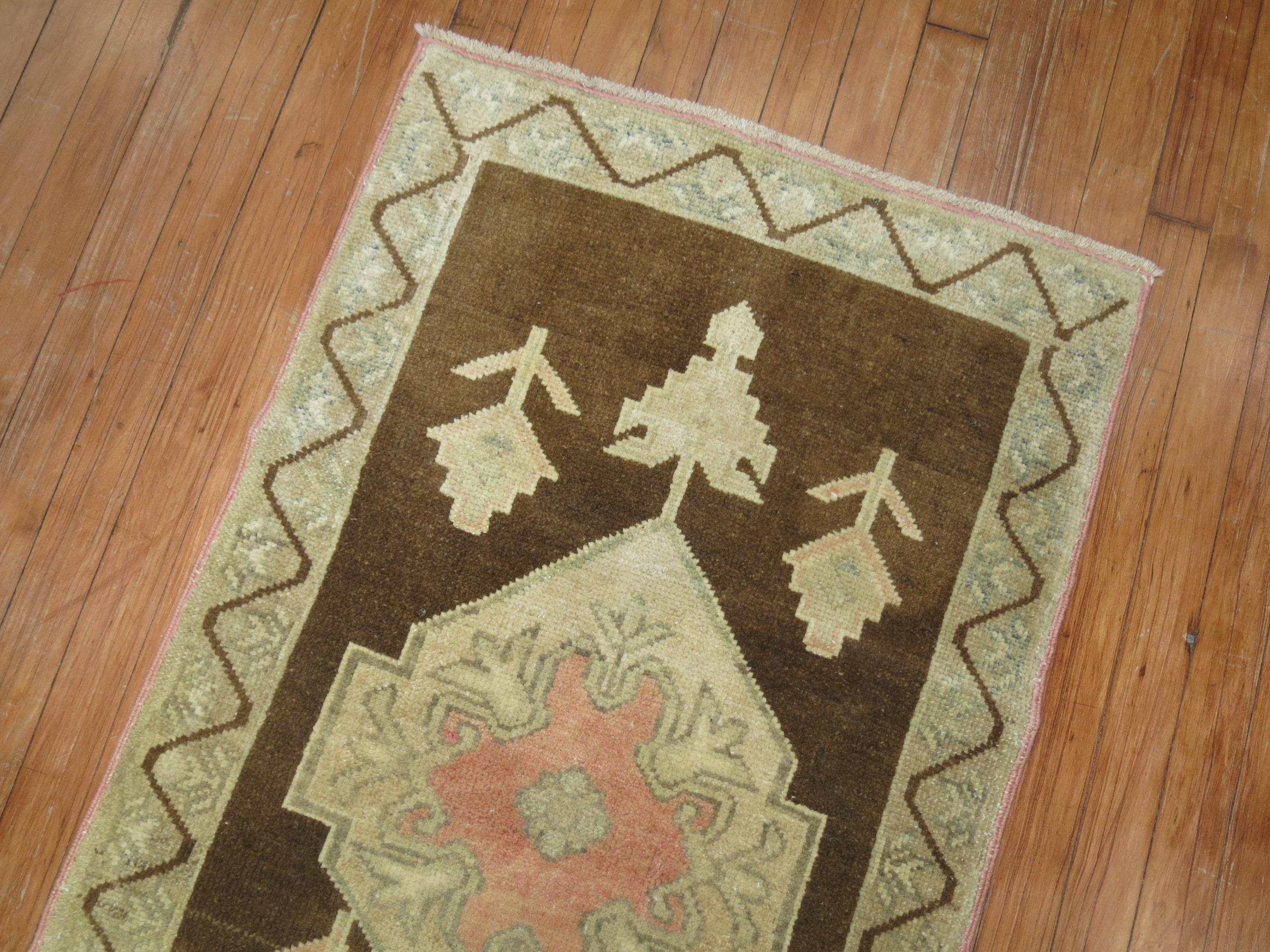Brown Vintage Turkish Rug In Good Condition For Sale In New York, NY