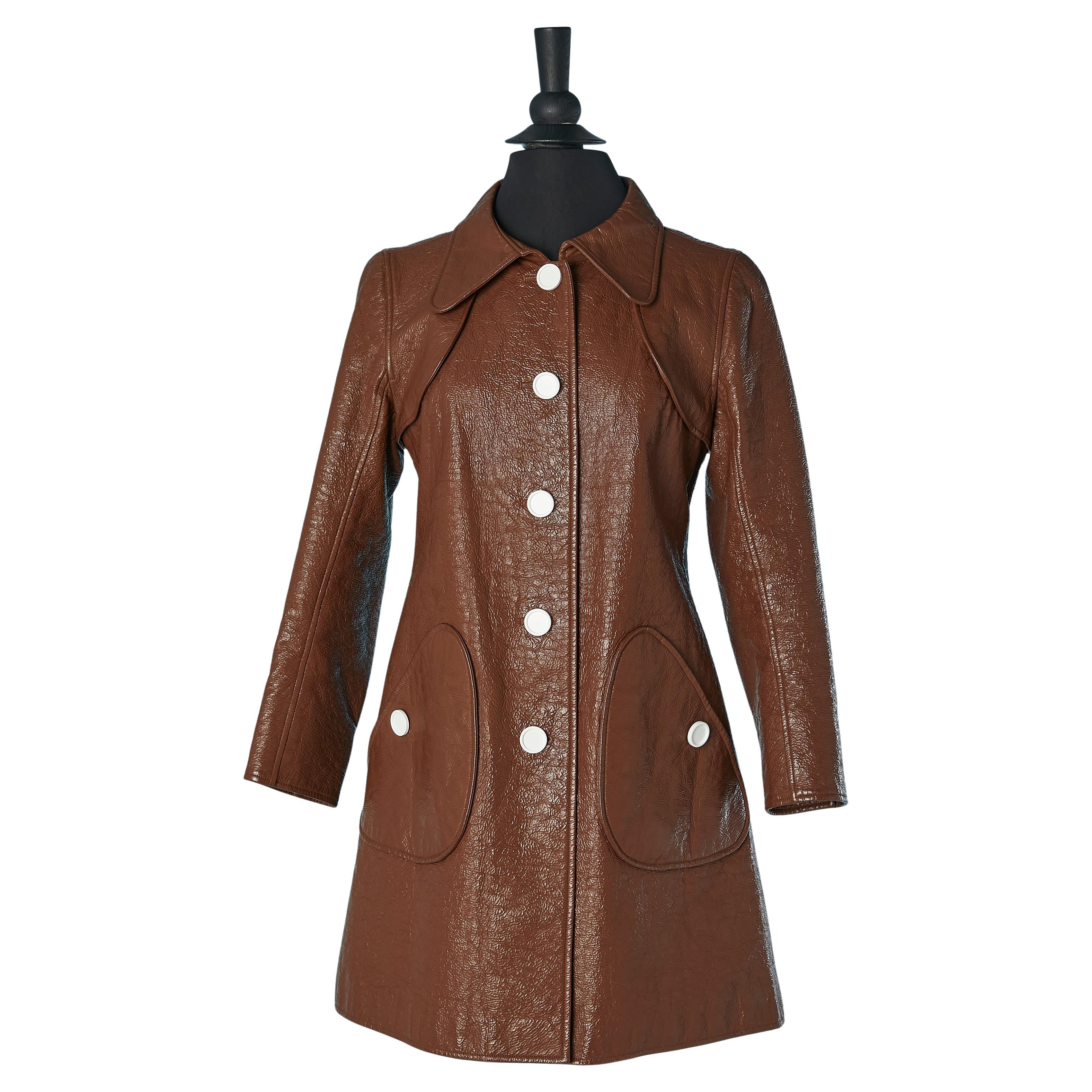 Manteau en vinyle marron à simple boutonnage COURREGES en vente