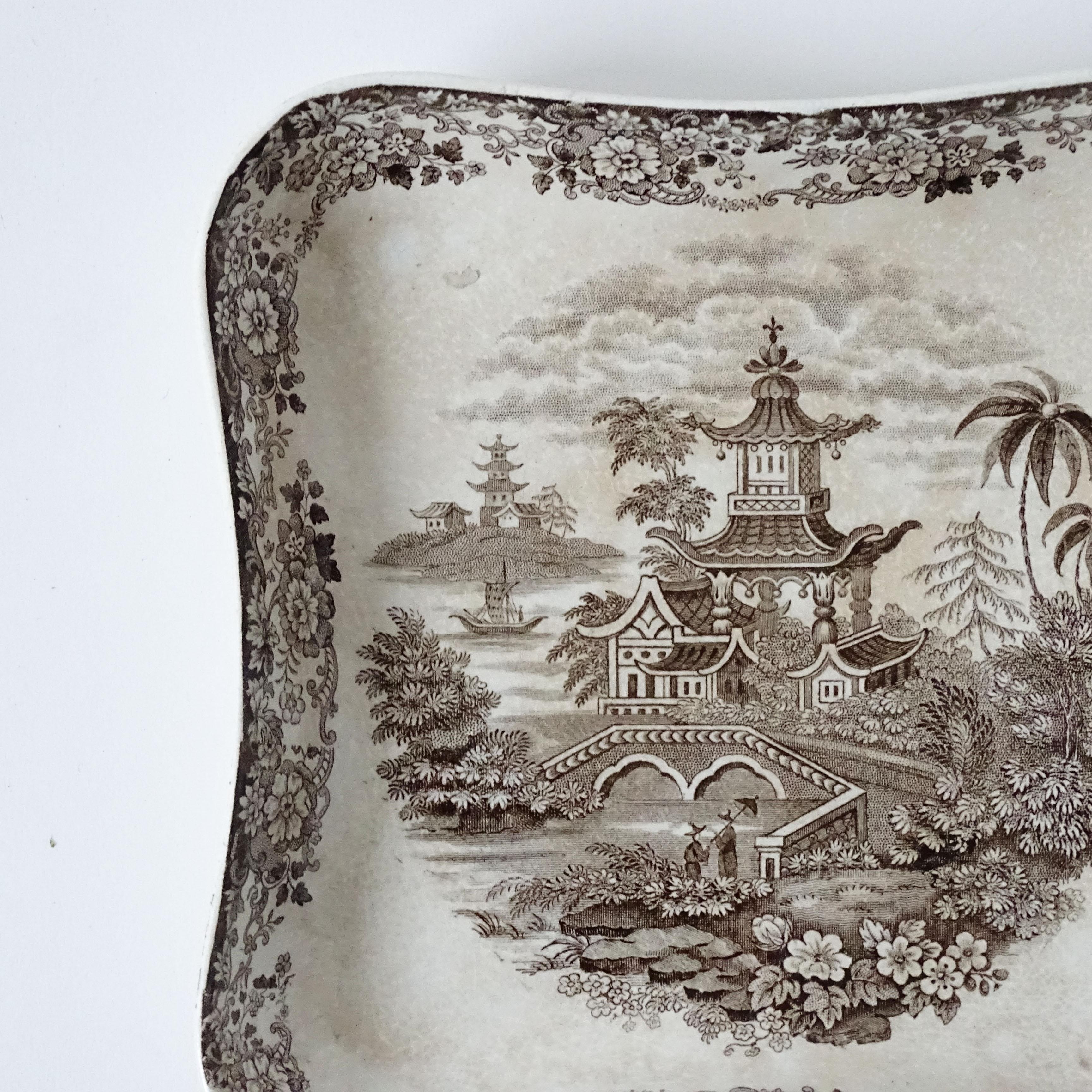 Brown Wedgewood Transferware wall plates England, 1880s For Sale 1