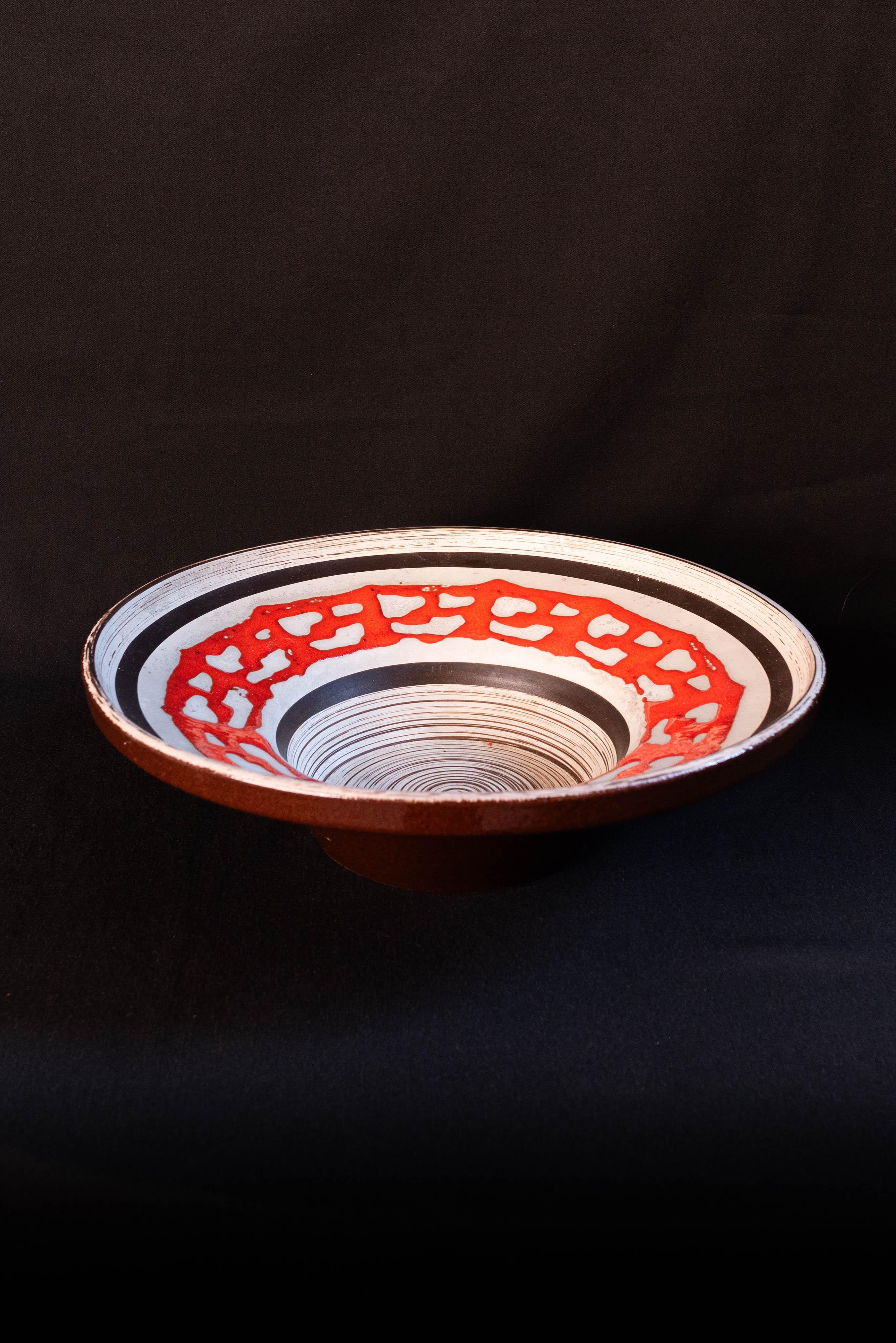 Modern Brown West-Germany ceramic plate with vivid red (1970s) For Sale