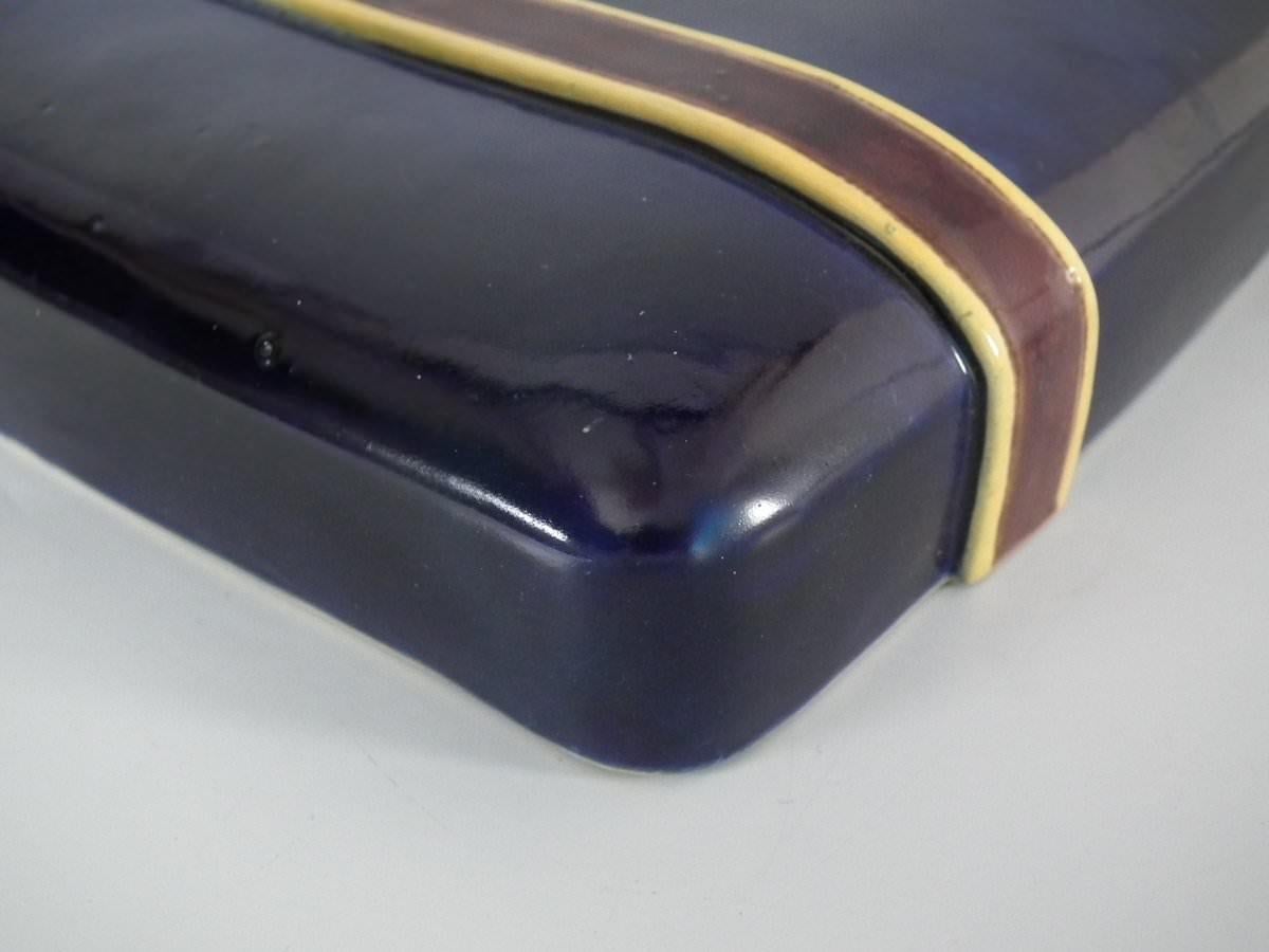 Boîte et couvercle de valise à ceinture en majolique Brown Westhead Moore and Co en vente 9