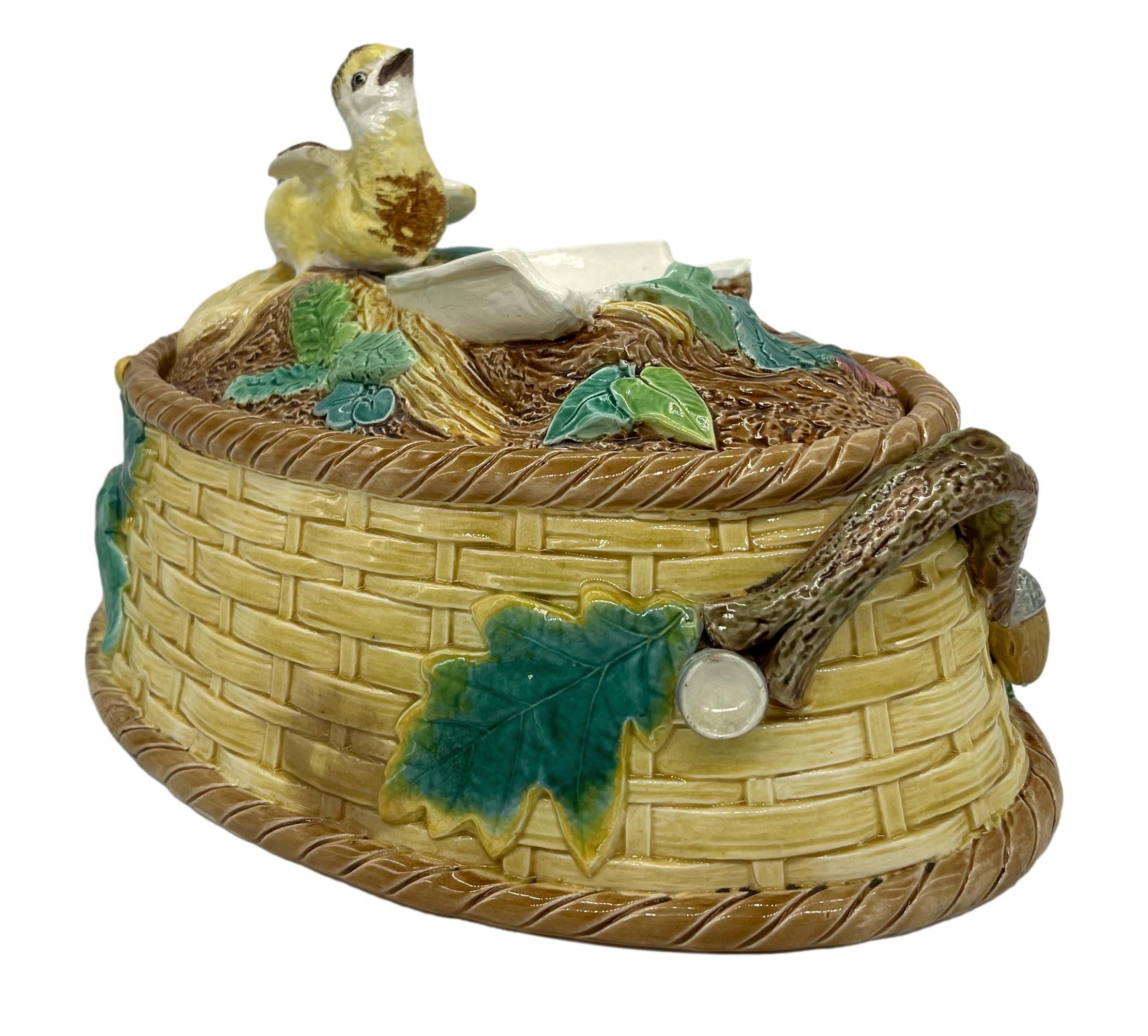 Brown-Westhead, Moore Majolica Game Tureen with Grouse Chick, English, ca. 1875 In Good Condition In Banner Elk, NC