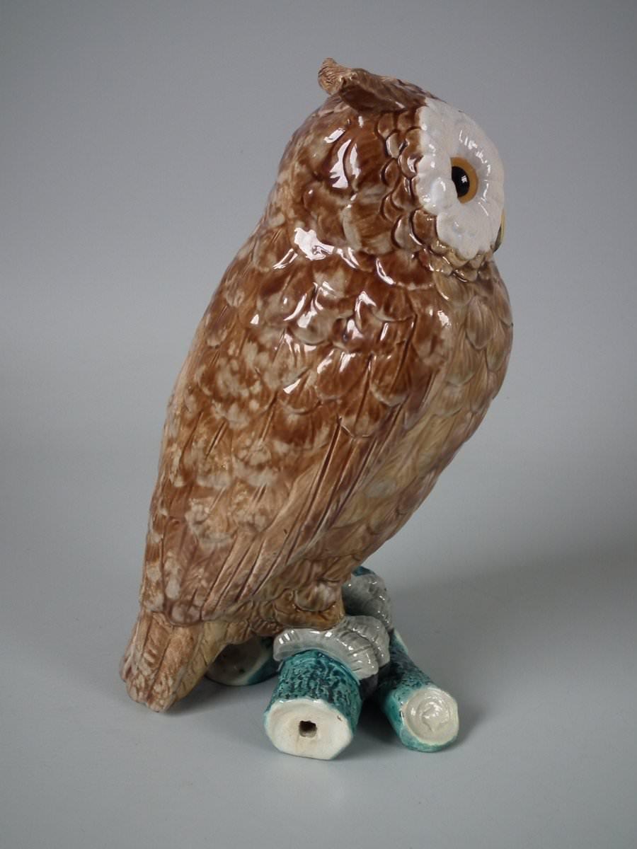 Brown Westhead Moore Majolica Owl Figure In Good Condition For Sale In Chelmsford, Essex