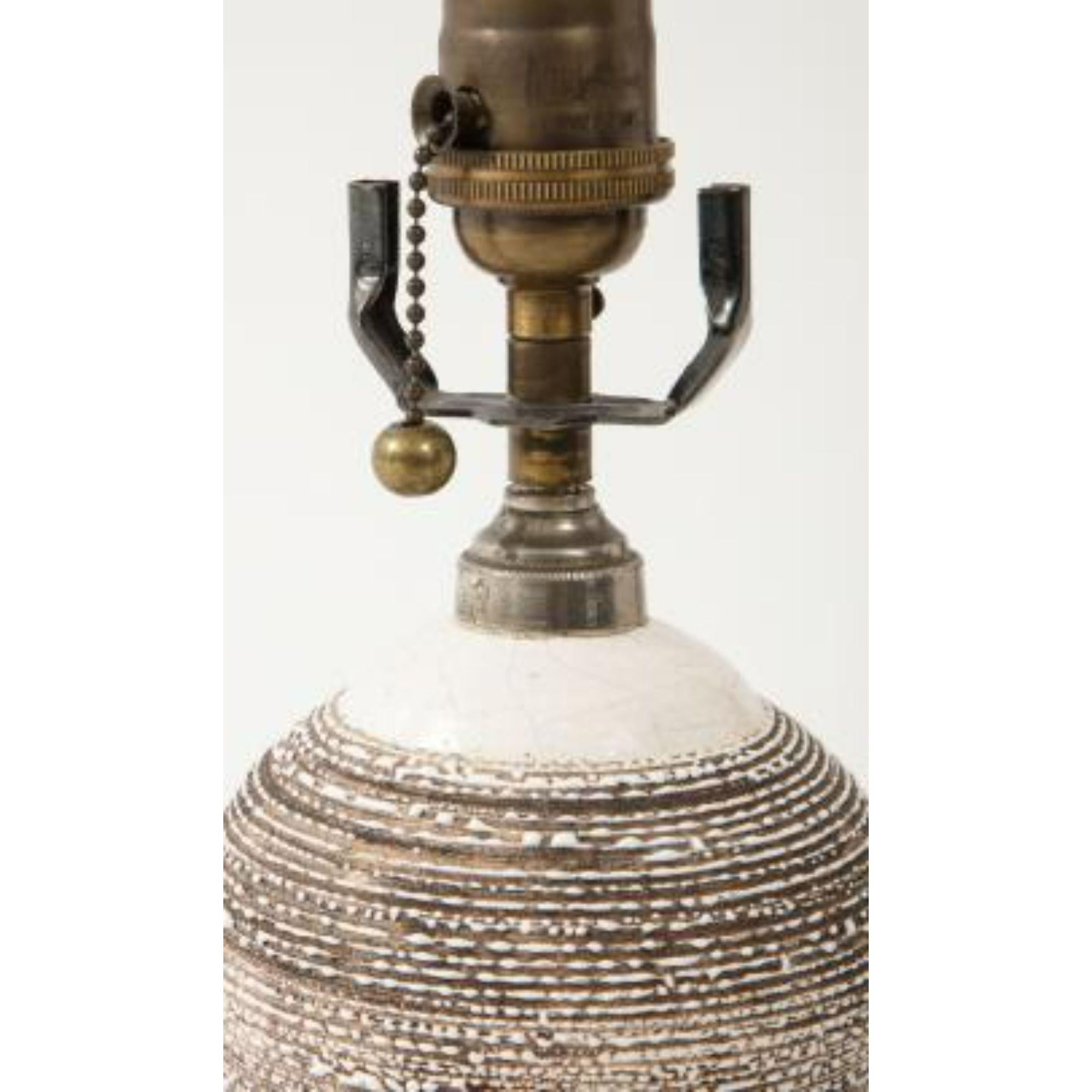 Brown/White Textured Glazed Ceramic & Bronze Table Lamp, 20th Century In Good Condition For Sale In New York City, NY