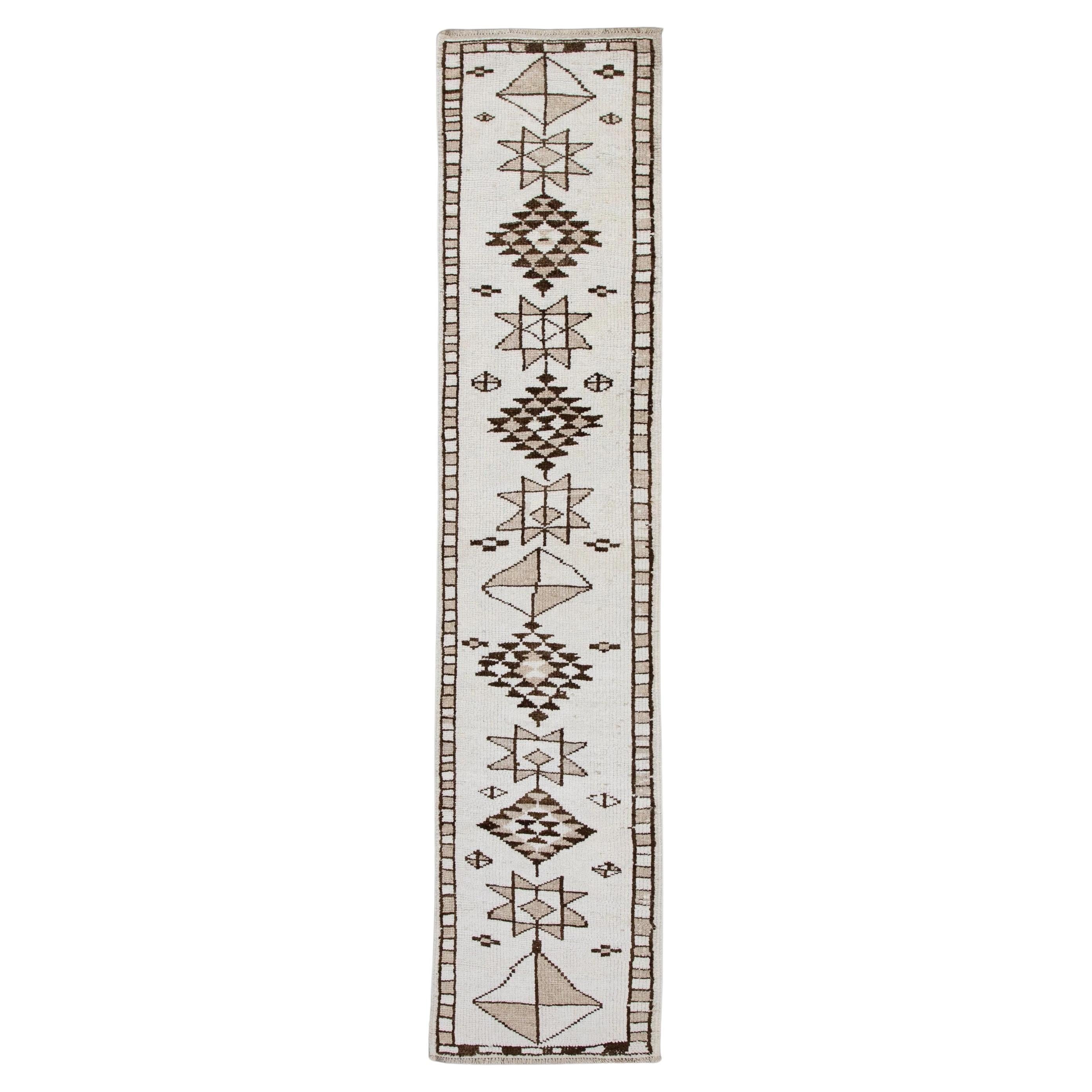 Brown & Whiting Vintage Turkish Runner 2'9" x 12'2" en vente