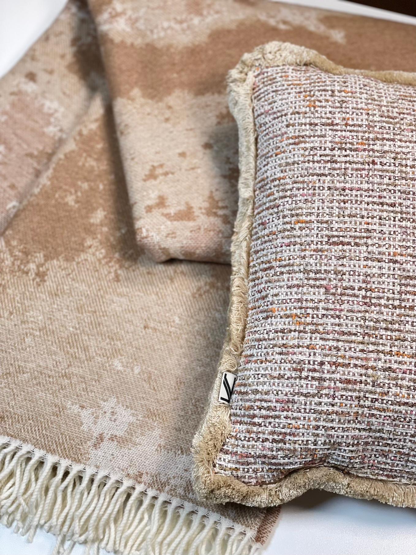 Manta marrón de lana y cachemira Made in Italy - Jacquard Efecto Mármol Italiano en venta