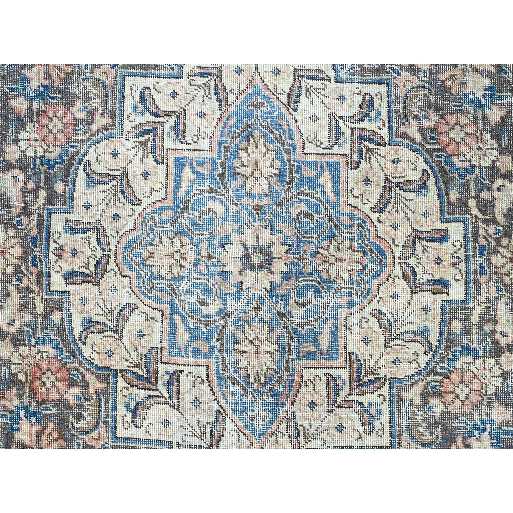 Tappeto marrone in lana annodato a mano Tabriz persiano d'epoca, pulito e uniformemente usurato. in vendita 1