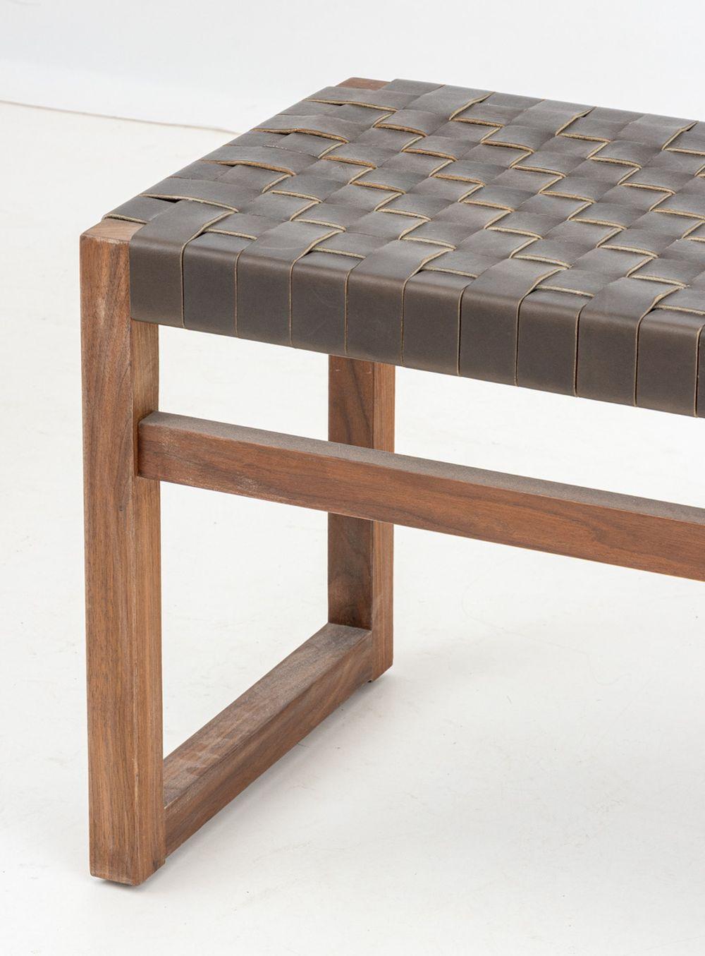 Tissage Banc acajou en cuir tressé marron en vente