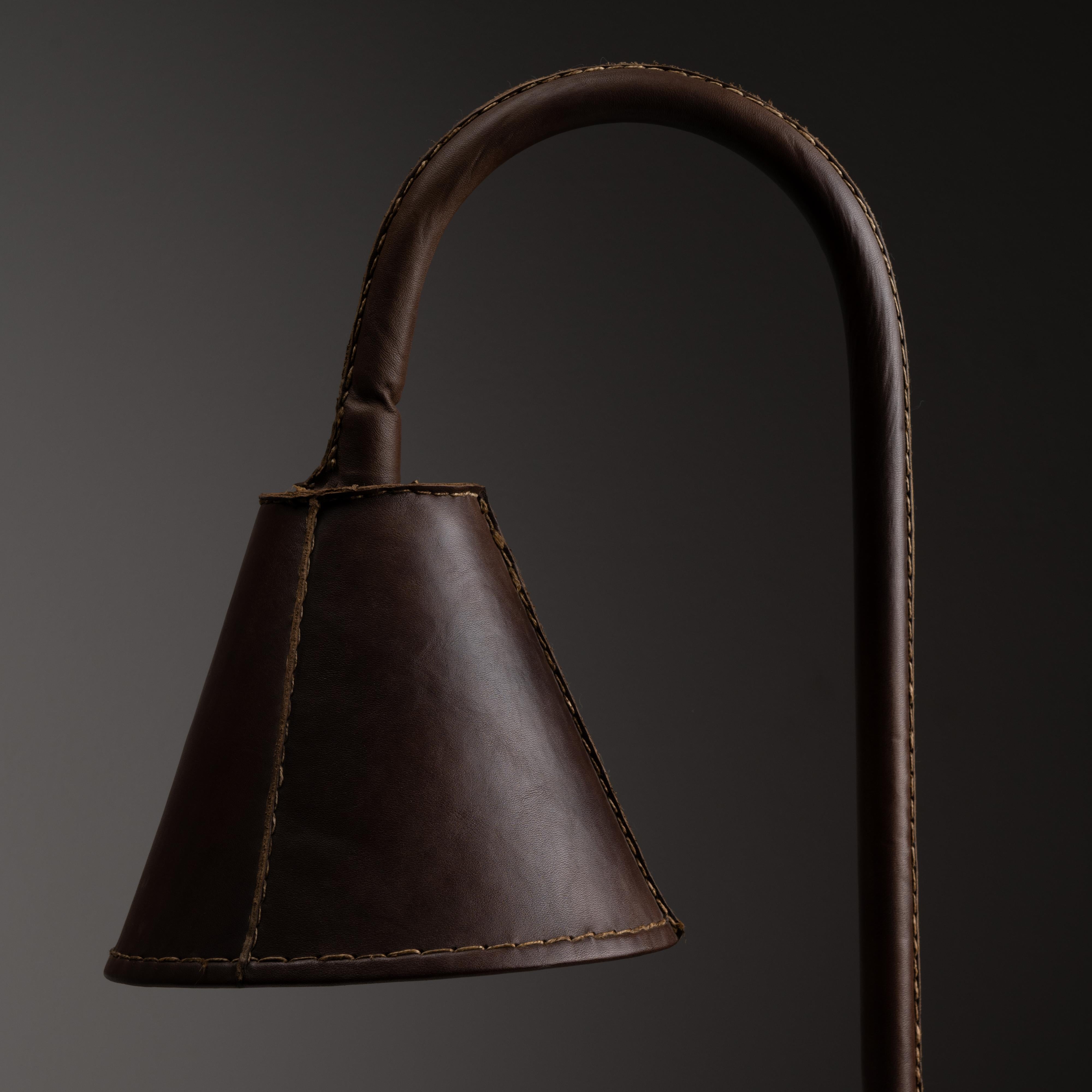 Mid-Century Modern Lampes de table en cuir marron par Valenti