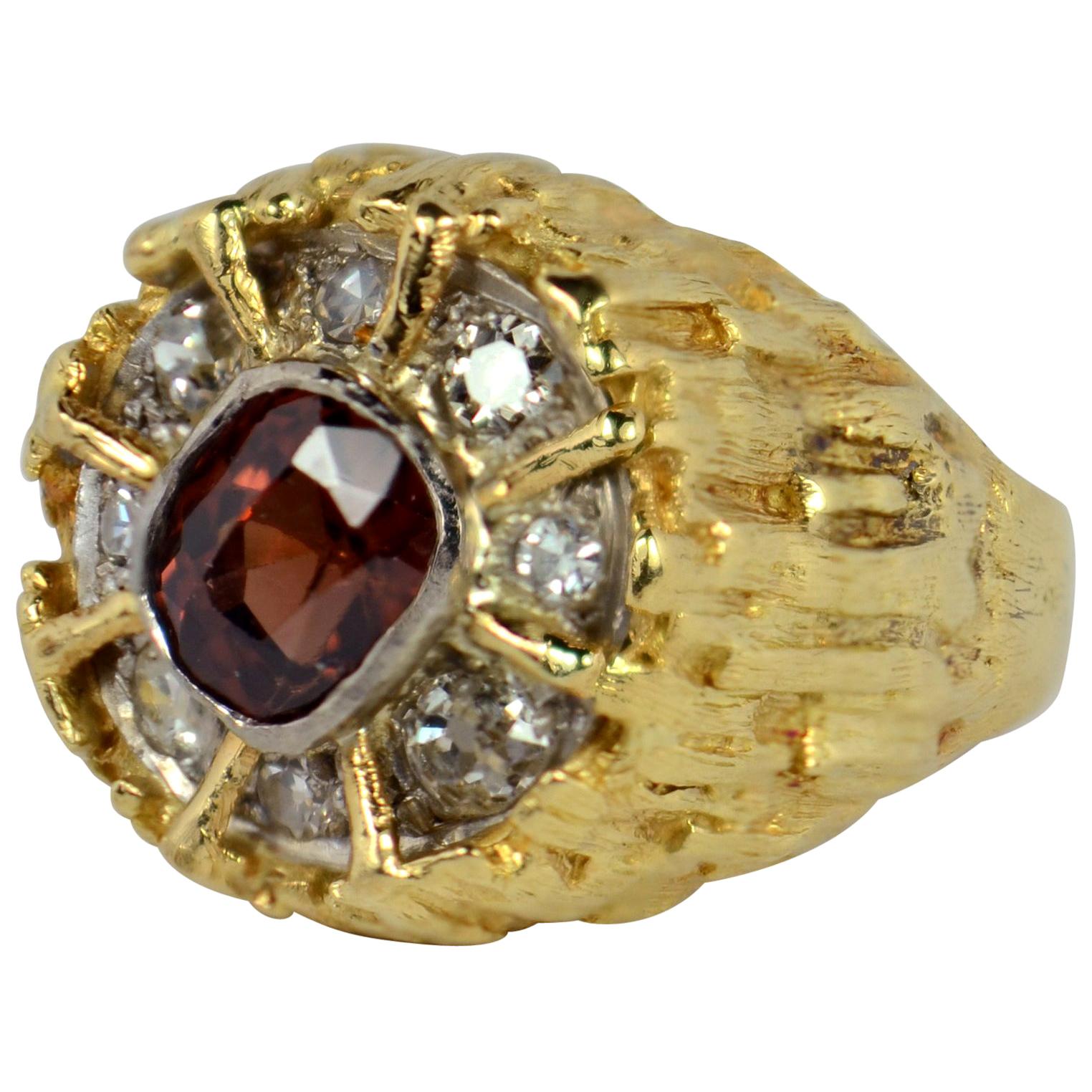 Bague moderniste en or avec zircon brun et diamants en vente