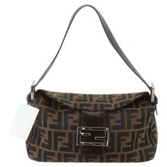 Braune Zucca FF Logo Canvas Fendi Baguette-Tasche mit doppelter Klappe und silberfarbenem Silber