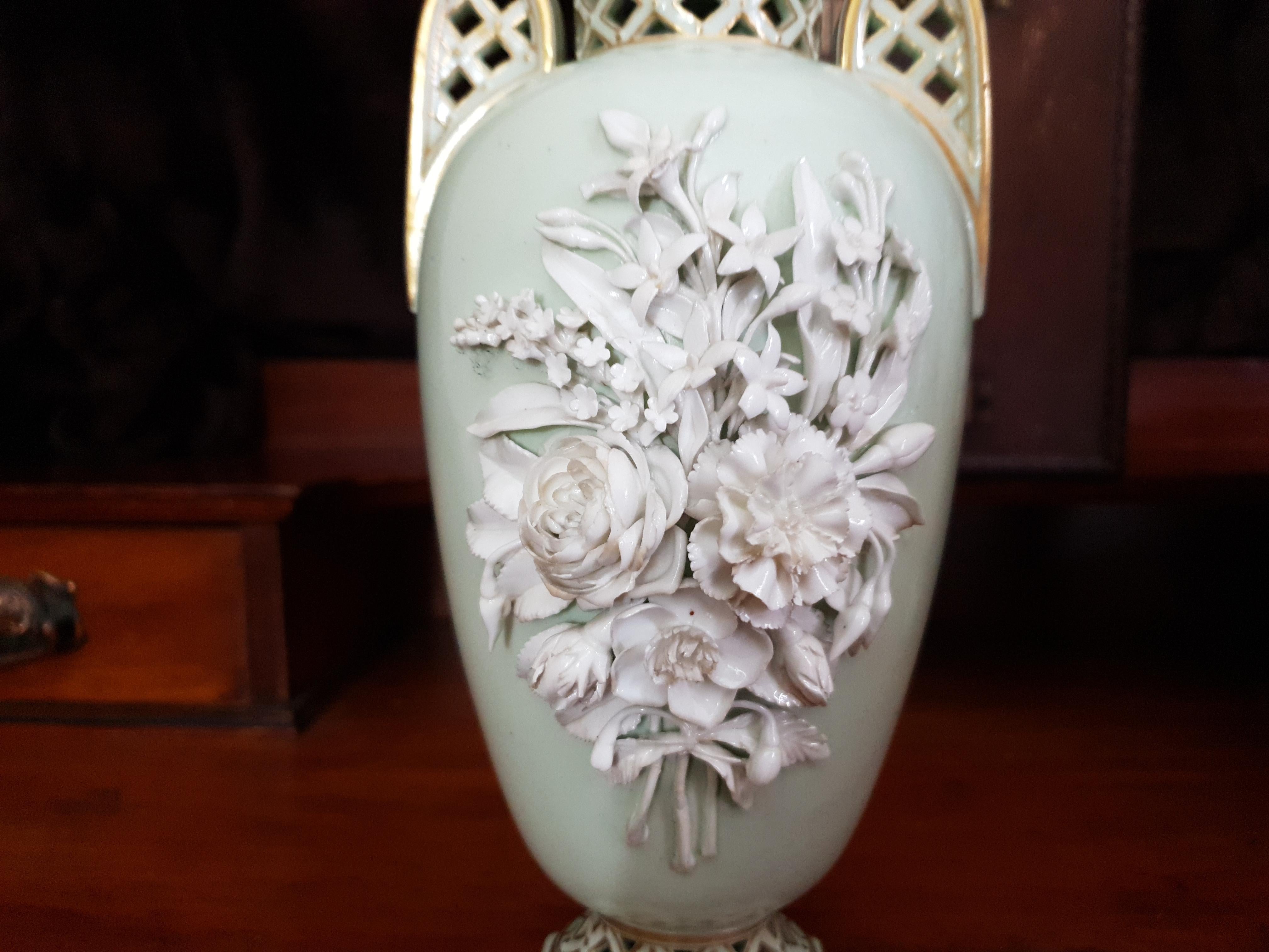 Mint Green 19th Century William Brownfield Encrusted Reticulated Floral Vases For Sale 5