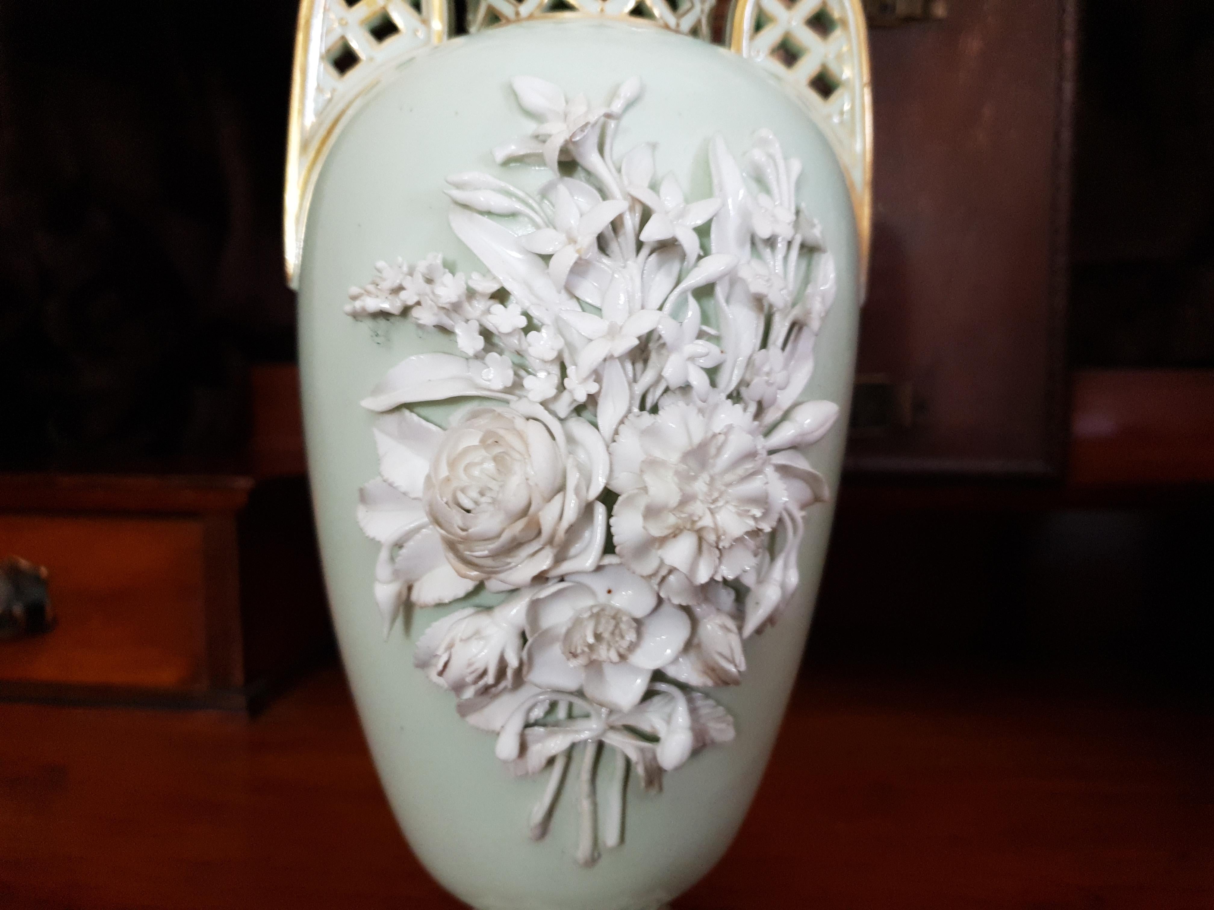Mint Green 19th Century William Brownfield Encrusted Reticulated Floral Vases For Sale 7