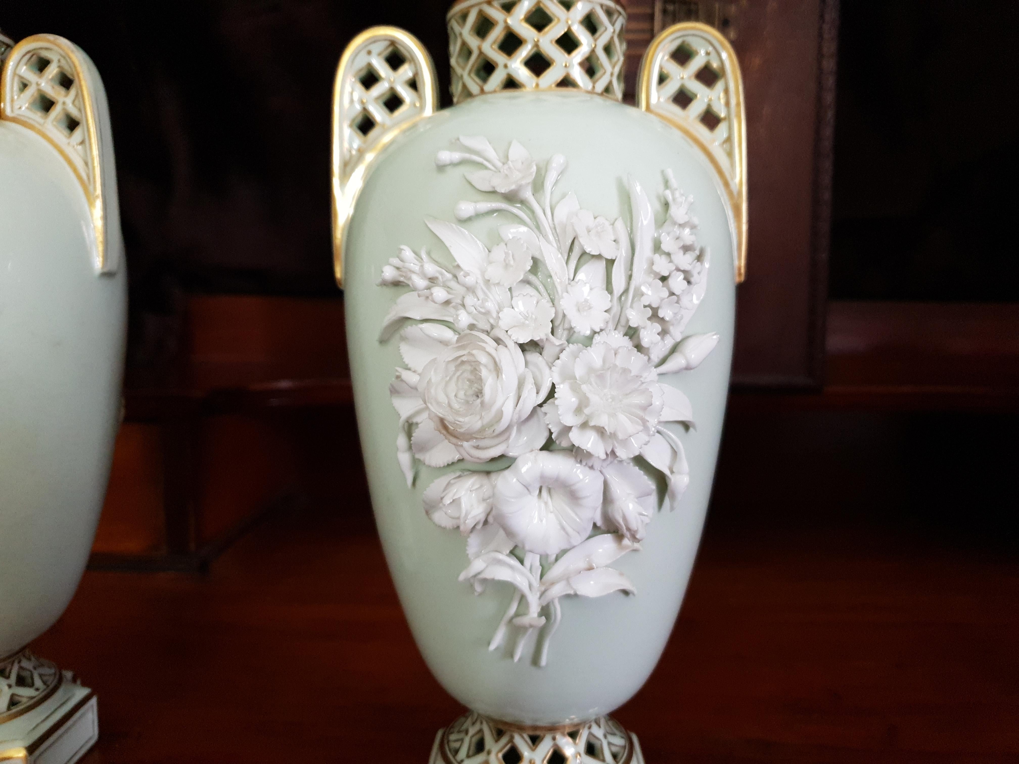 Mint Green 19th Century William Brownfield Encrusted Reticulated Floral Vases For Sale 3