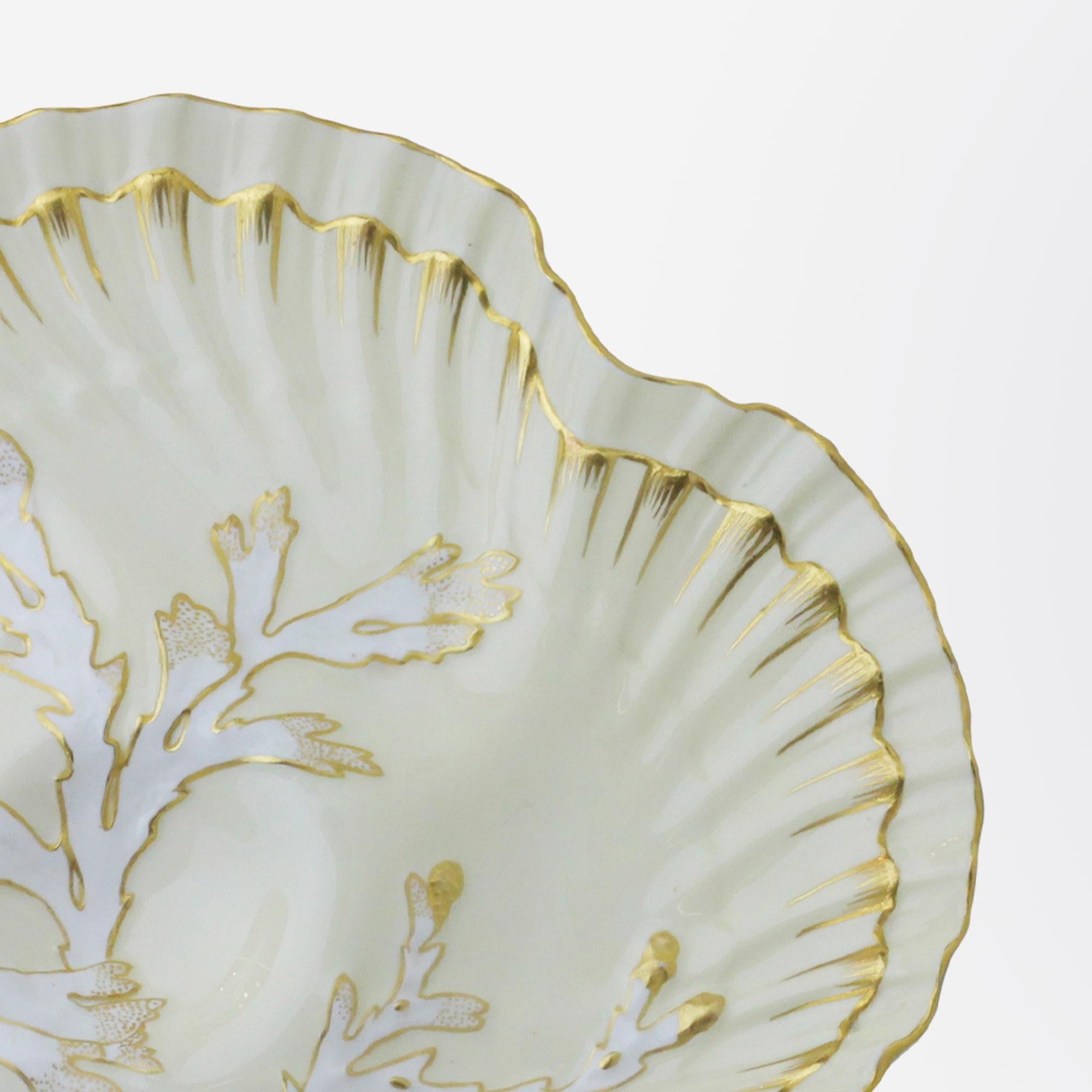 Britannique Assiette à huîtres en porcelaine Brownfield's pour Tiffany & Company en vente