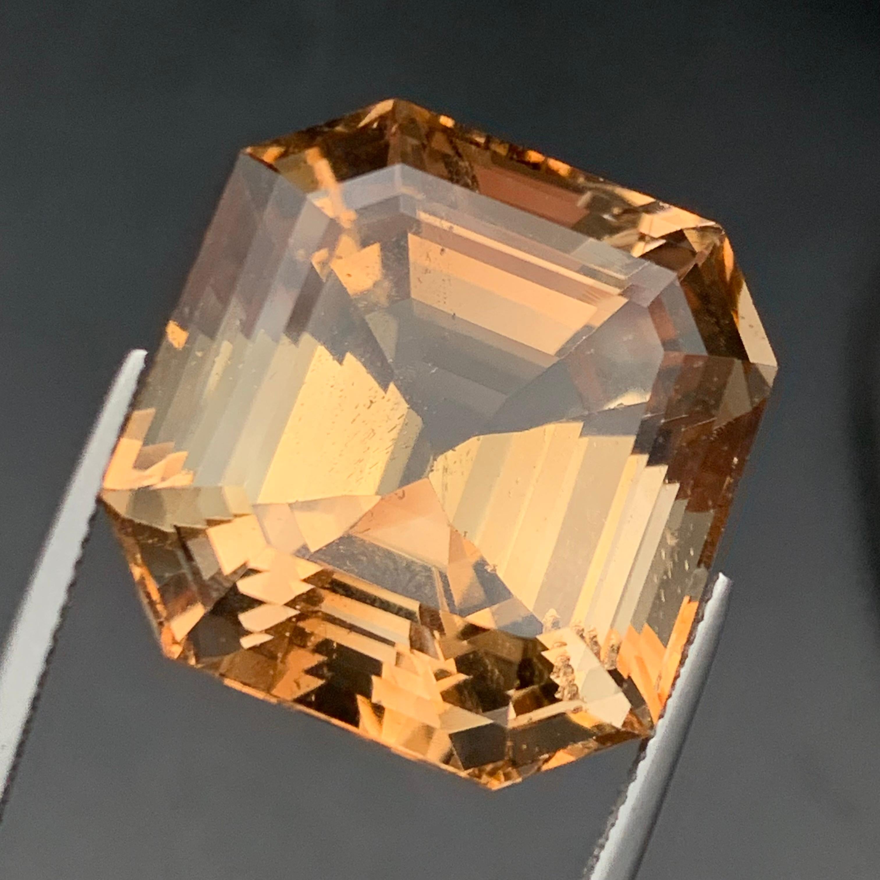 Asscher Cut Brownish Golden Natural Topaz Pendant, Bracelet Loose Gemstone 71.35 Ct Asscher For Sale