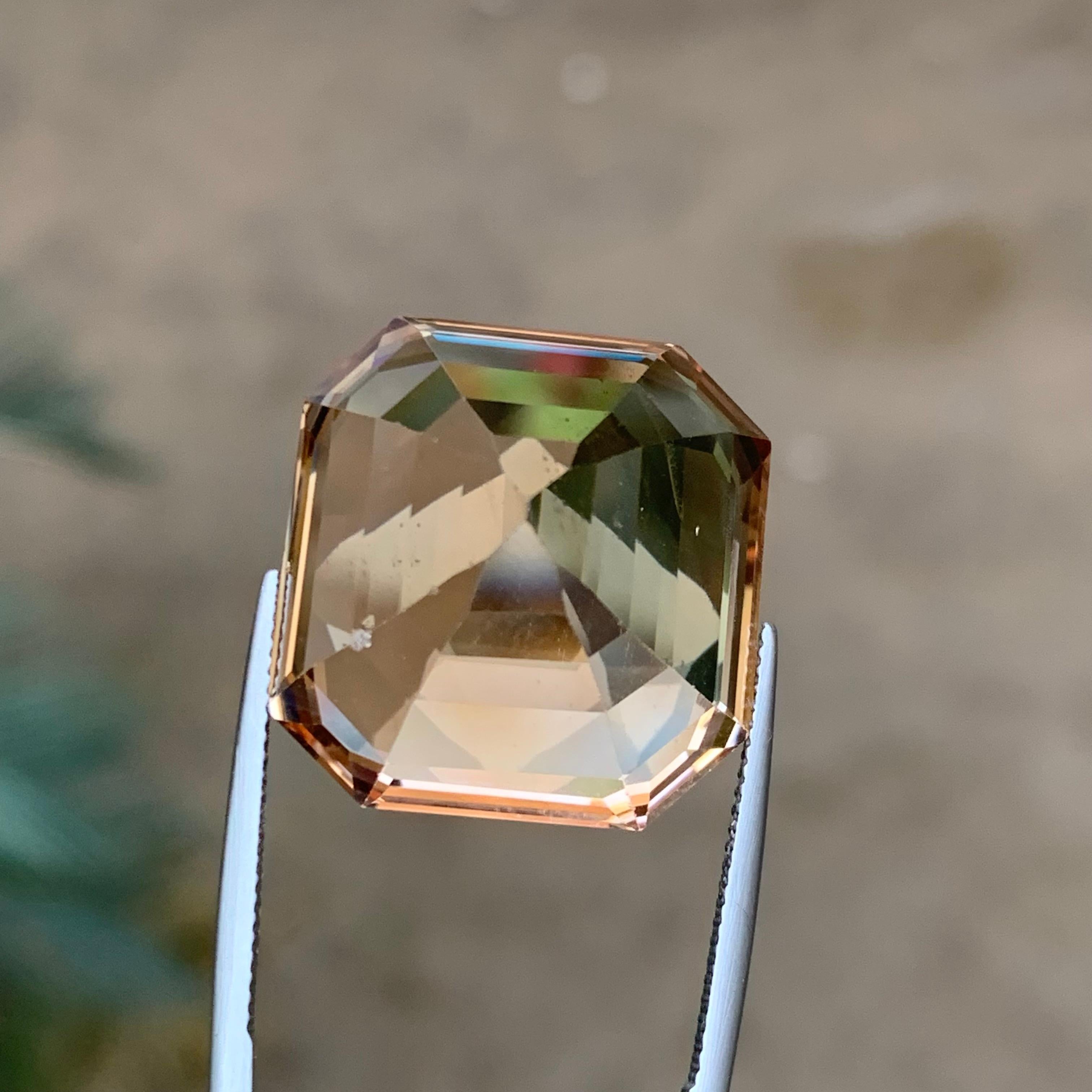 Brownish Golden Natural Topaz Pendant, Bracelet Loose Gemstone 71.35 Ct Asscher In New Condition For Sale In Peshawar, PK