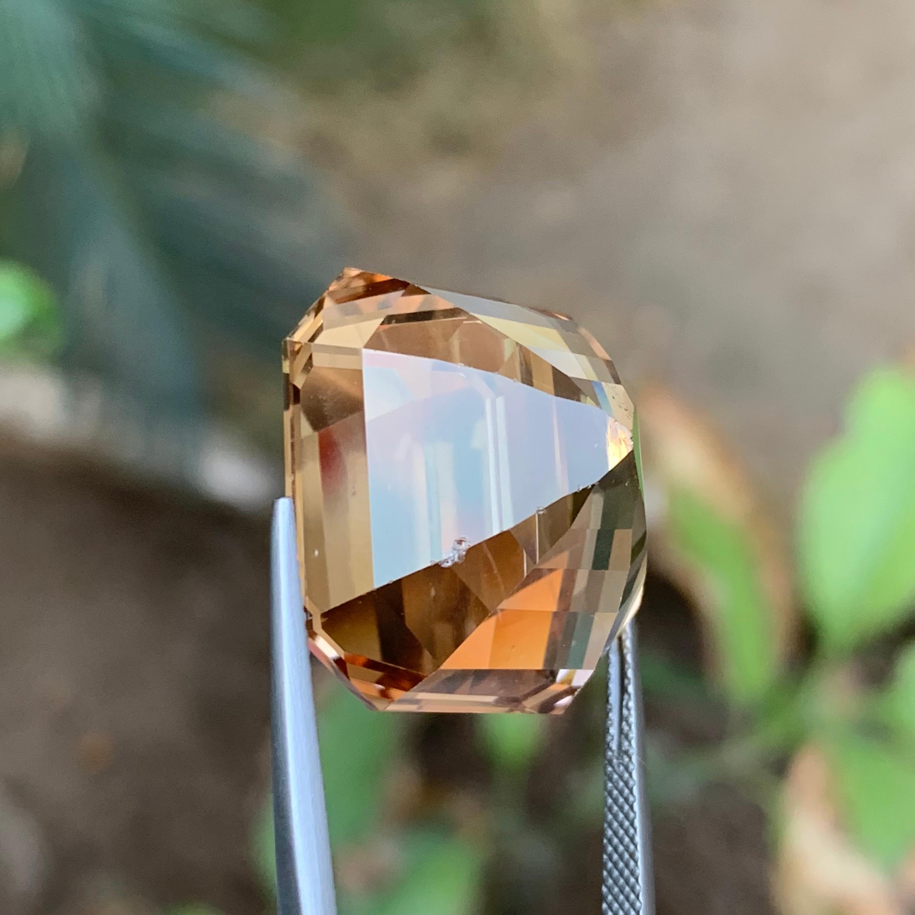 Women's or Men's Brownish Golden Natural Topaz Pendant, Bracelet Loose Gemstone 71.35 Ct Asscher For Sale