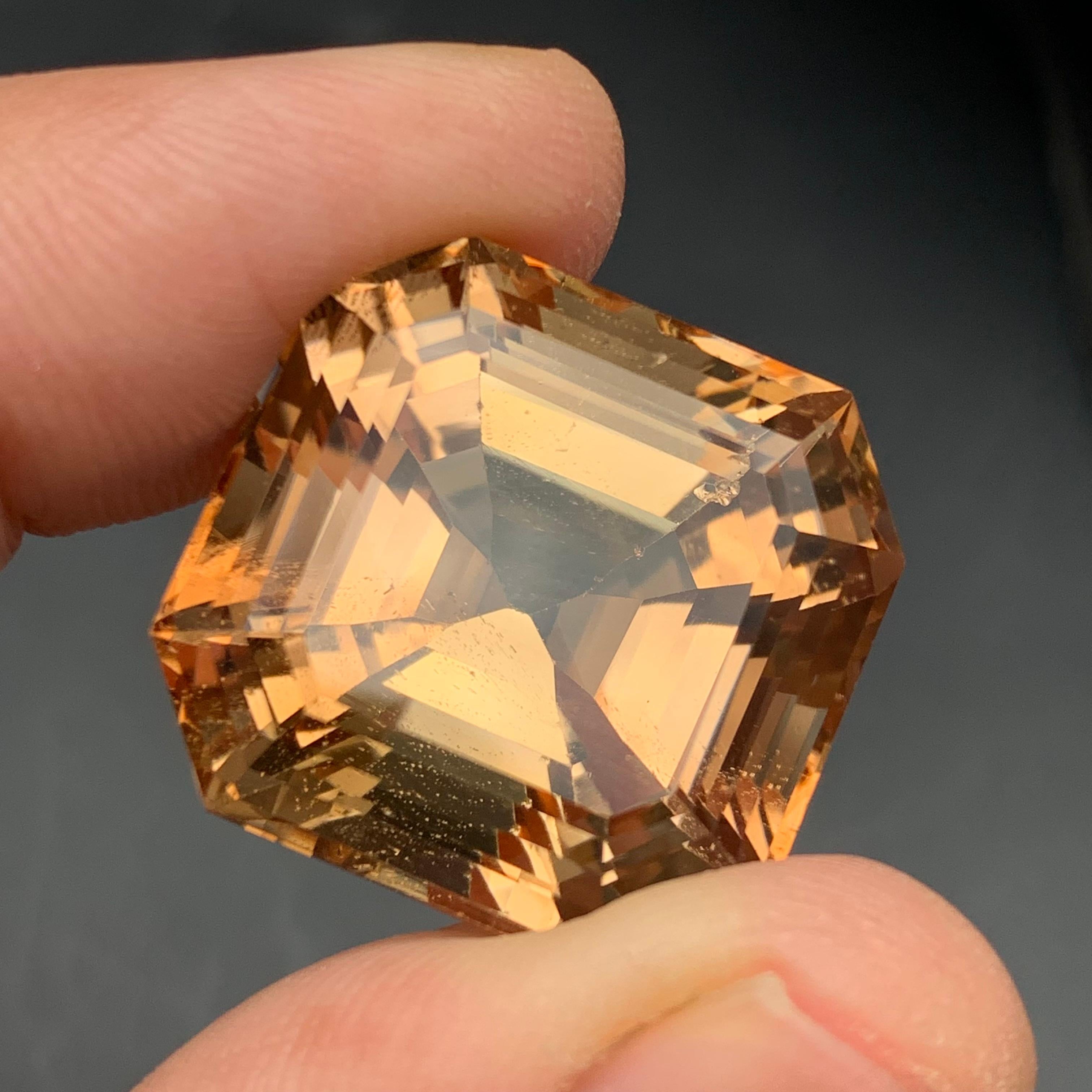 Brownish Golden Natural Topaz Pendant, Bracelet Loose Gemstone 71.35 Ct Asscher For Sale 3