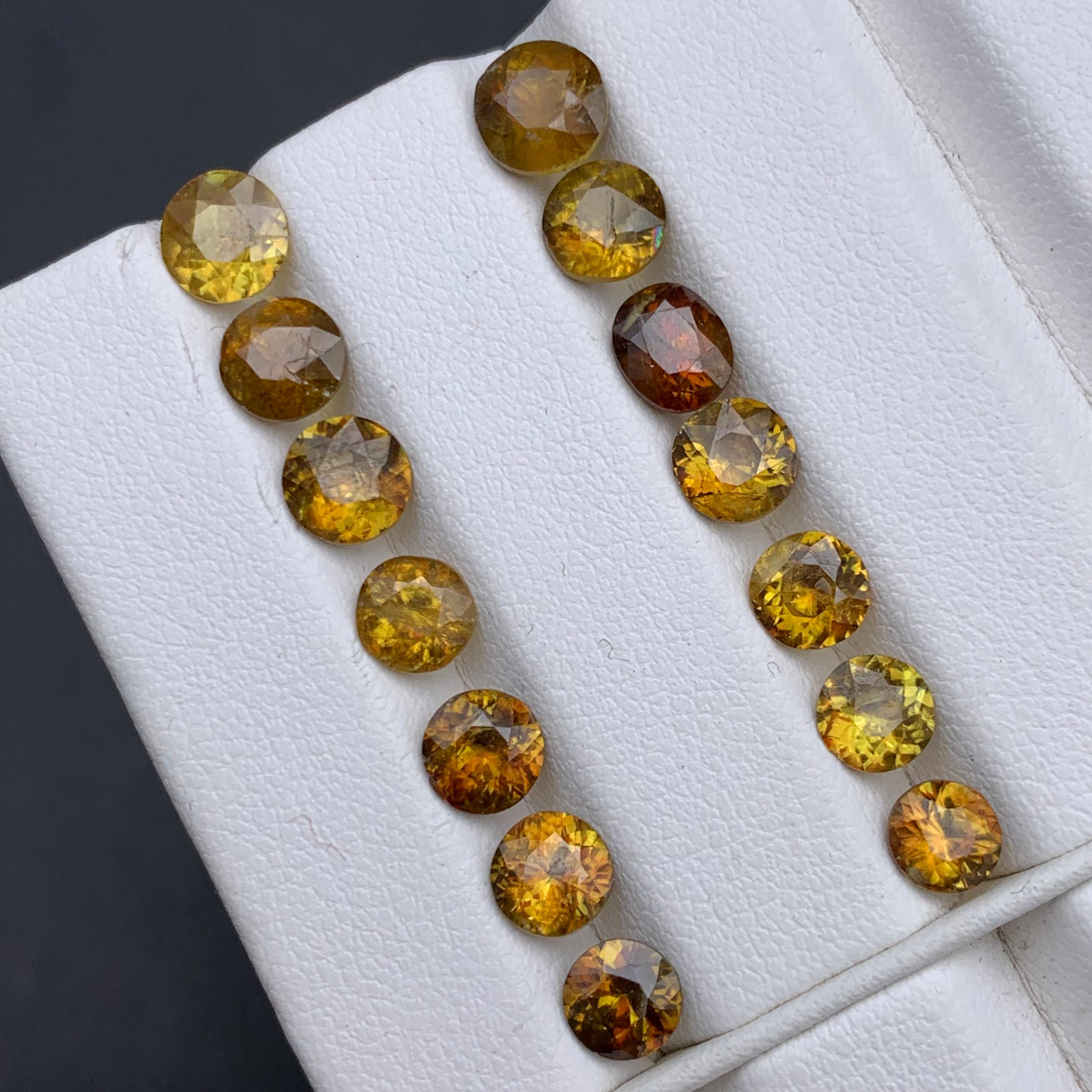 Contemporary Brownish Yellow Natural Sphene / Titanite Loose Gemstone Lot 10.10Ct Round-Jewel For Sale