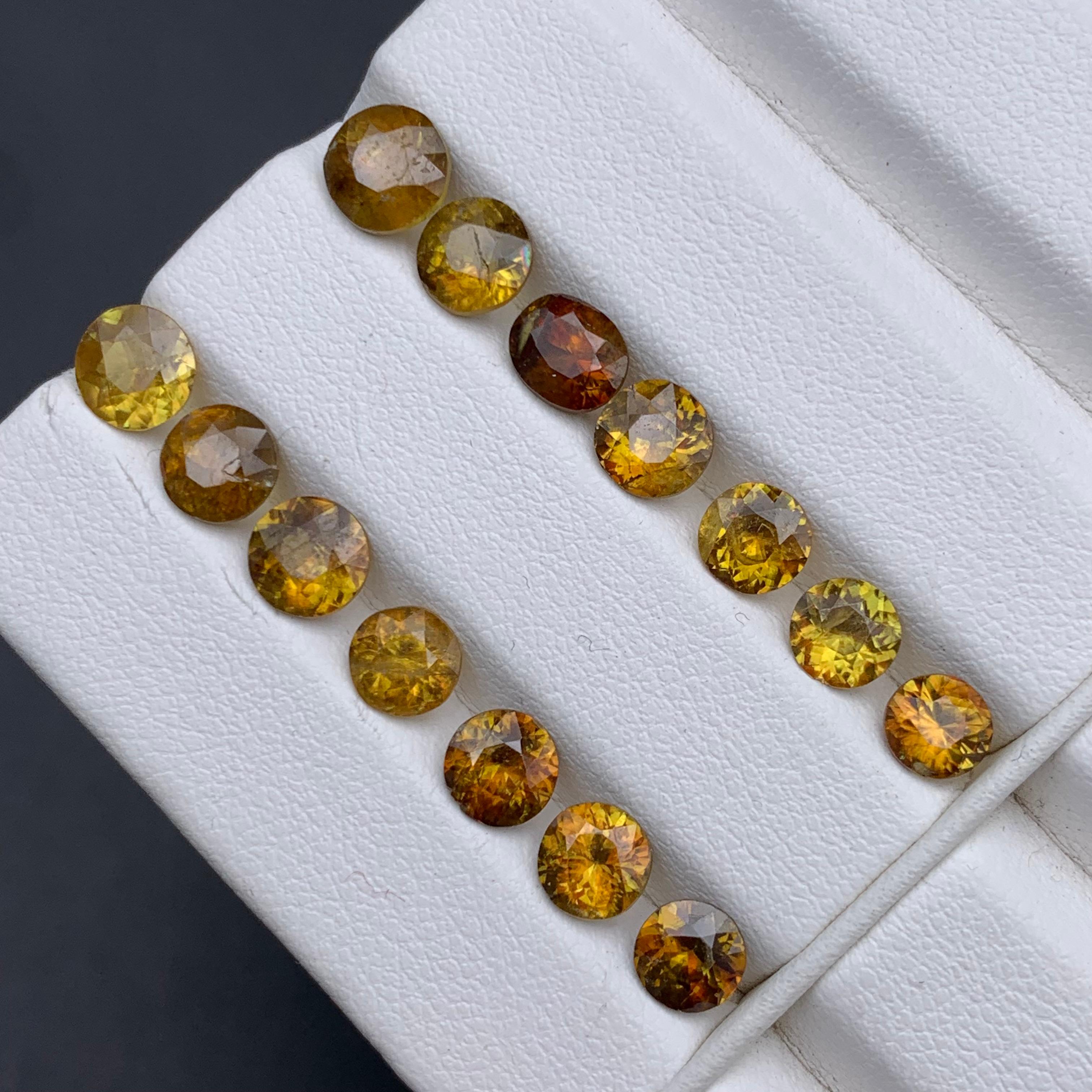 Round Cut Brownish Yellow Natural Sphene / Titanite Loose Gemstone Lot 10.10Ct Round-Jewel For Sale