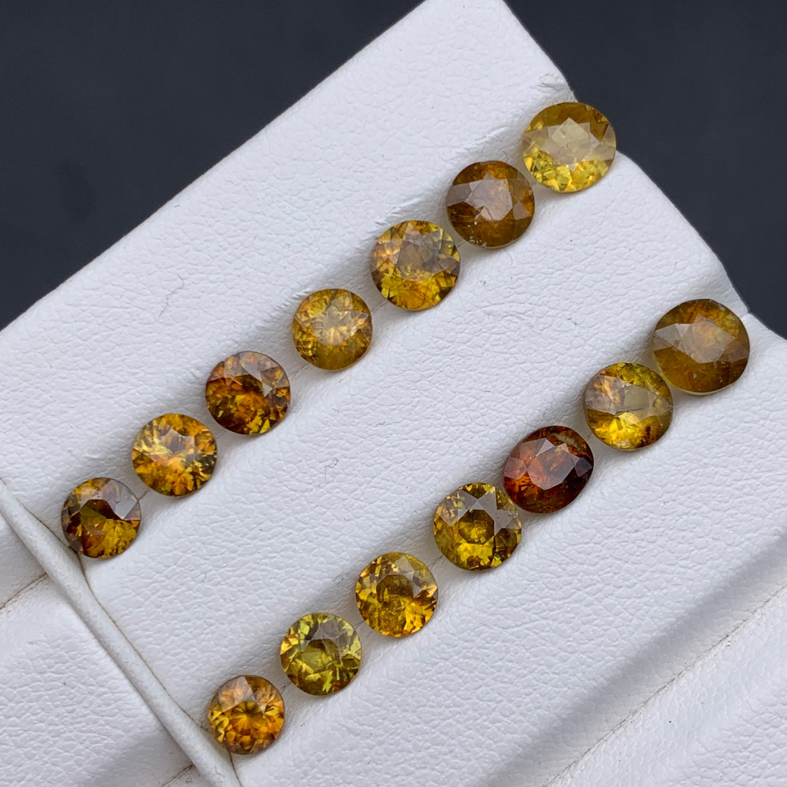Brownish Yellow Natural Sphene / Titanite Loose Gemstone Lot 10.10Ct Round-Jewel In New Condition For Sale In Peshawar, PK