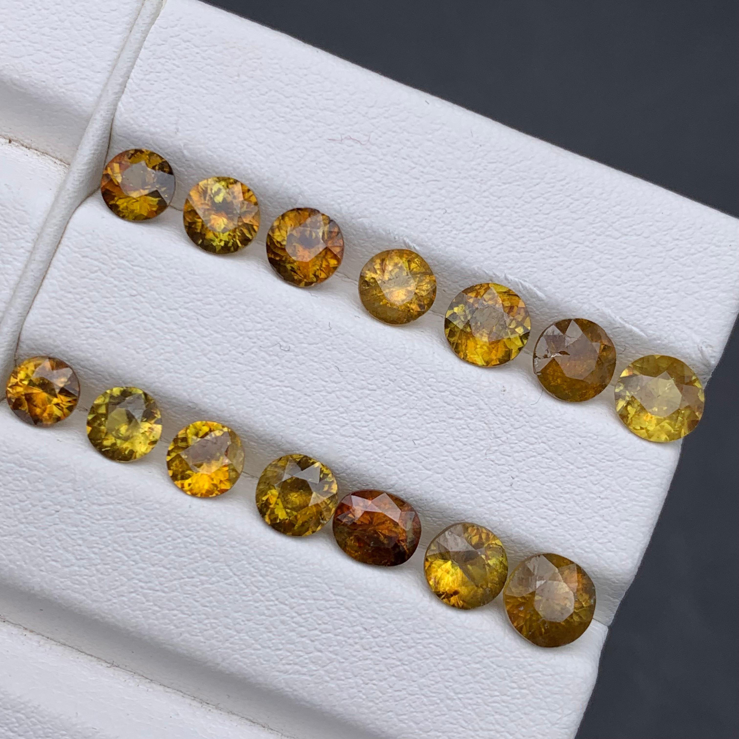 Women's or Men's Brownish Yellow Natural Sphene / Titanite Loose Gemstone Lot 10.10Ct Round-Jewel For Sale
