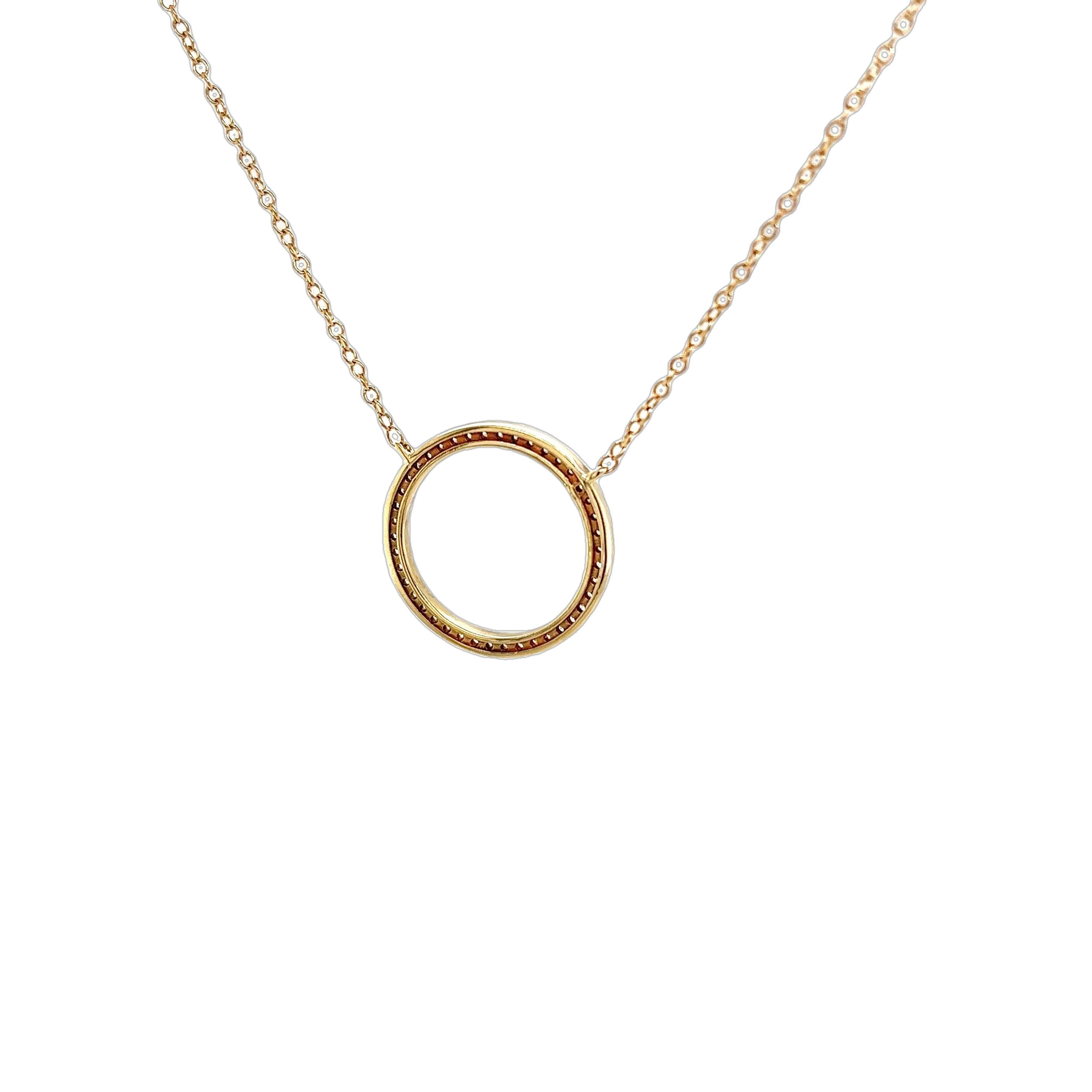 Taille ronde Pendentif Circle of Life bruns en or jaune 9 carats serti de diamants de 0,20 carat en vente