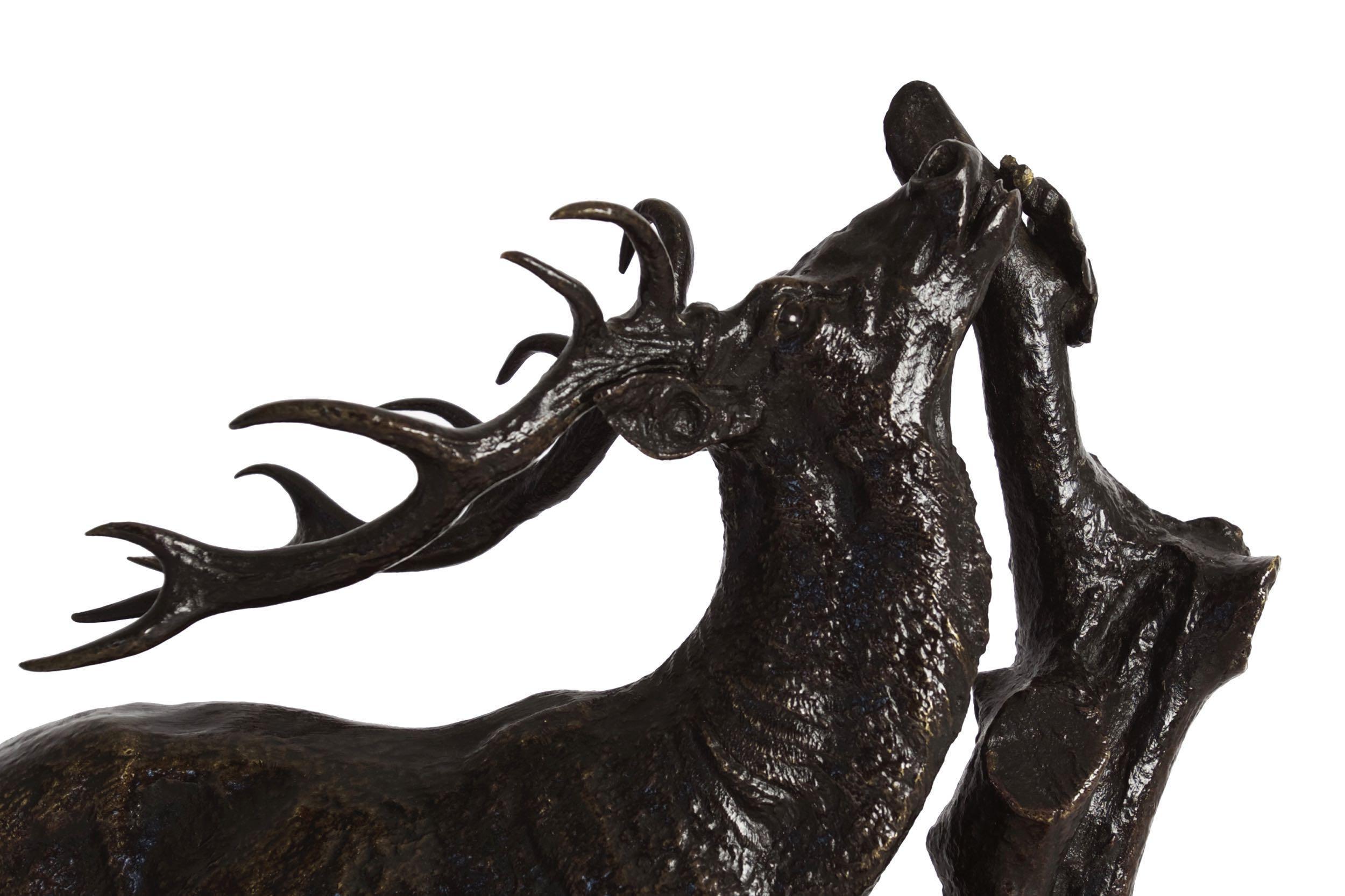 Bronze Sculpture française ancienne en bronze 1843 « Browsing Stag » de Pierre Jules Mene en vente
