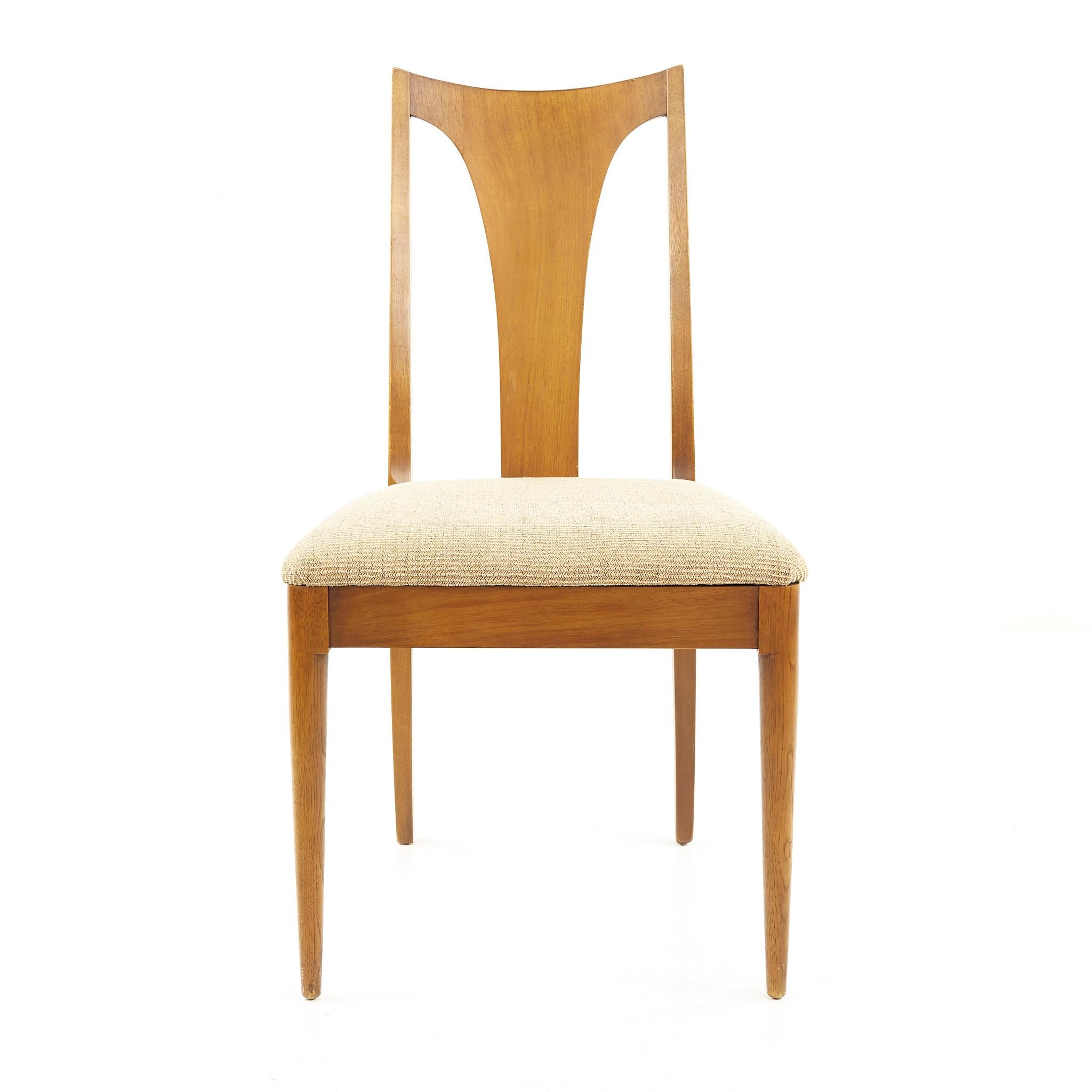 Broyhill Basilia II Mid Century Dining Chairs, Set of 5 In Good Condition In Countryside, IL