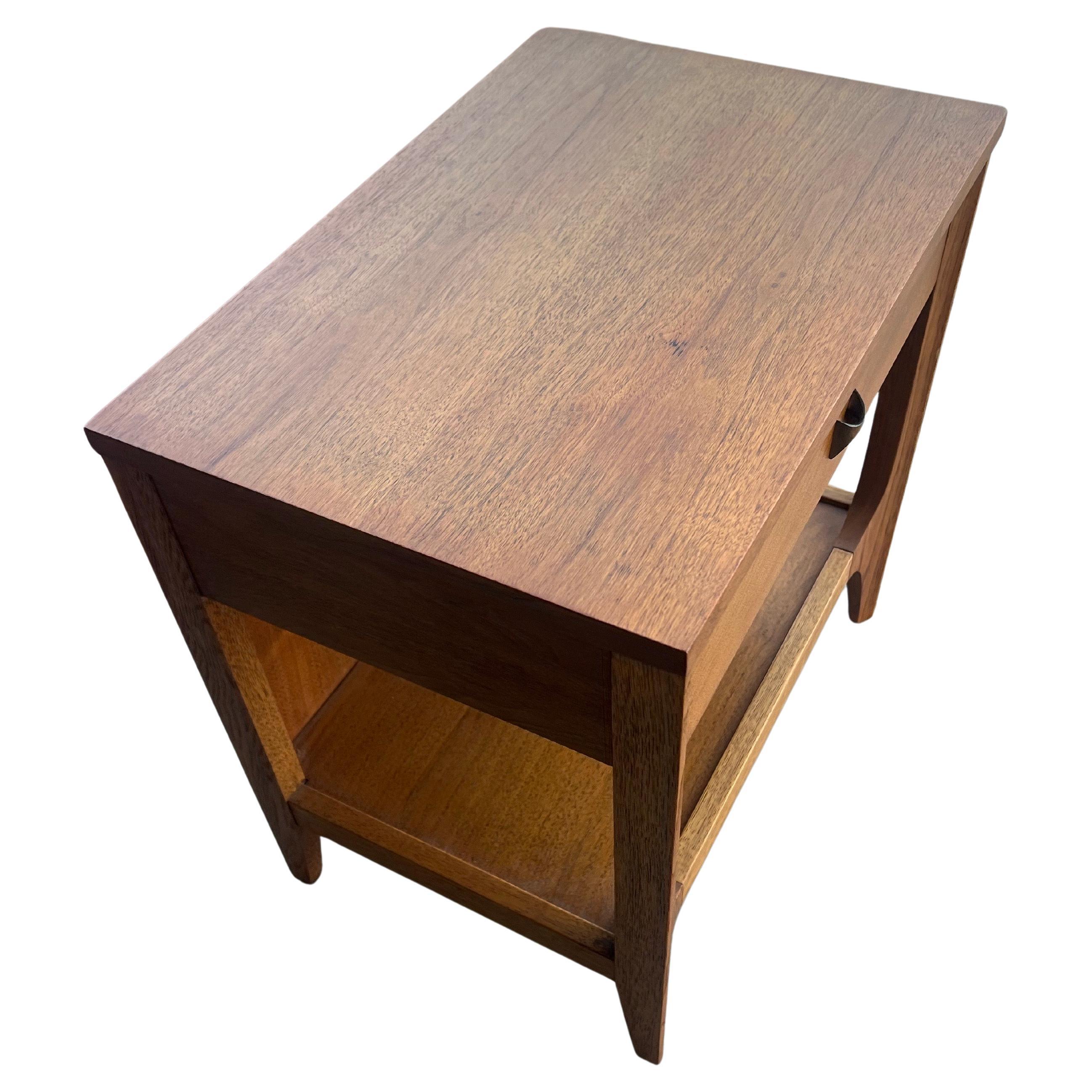 Broyhill Brasilia American Mid Century Modern Walnut Nightstand In Excellent Condition For Sale In San Diego, CA