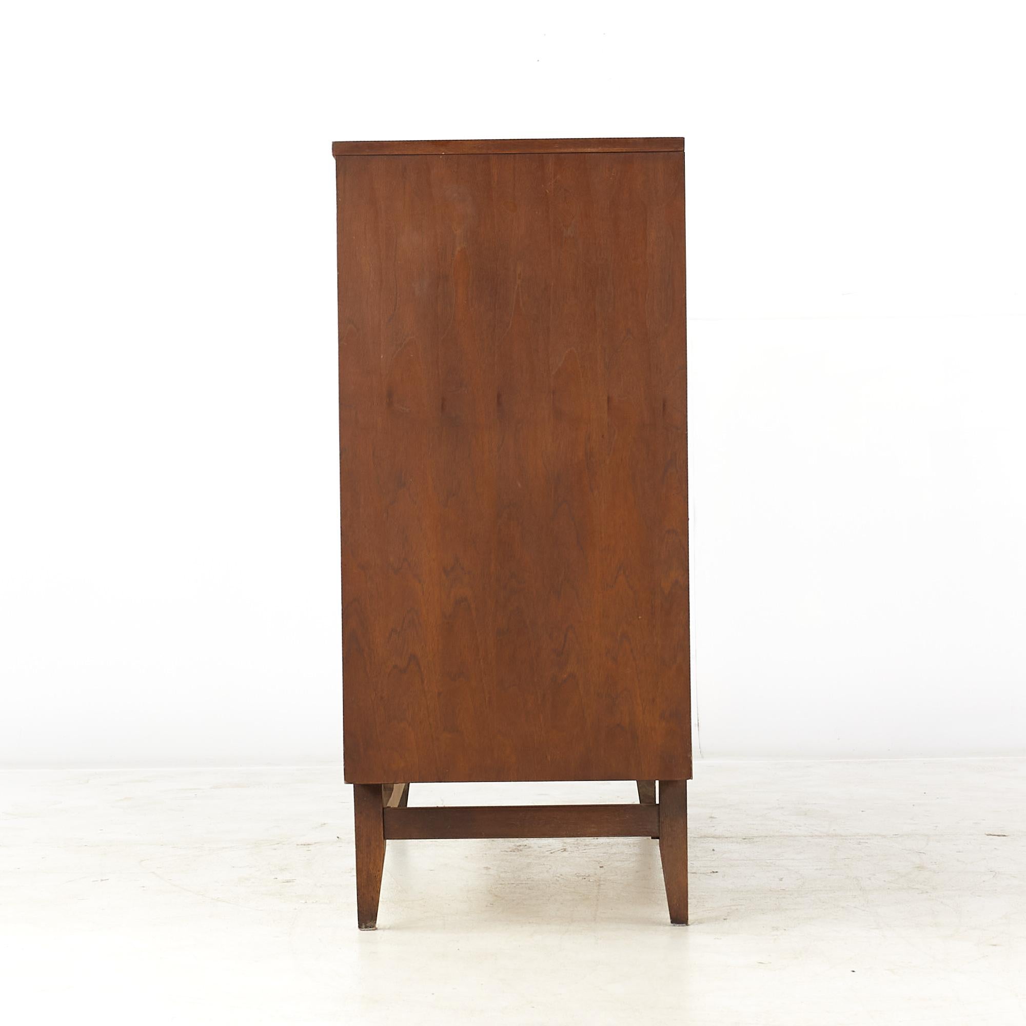 Mid-Century Modern Broyhill Brasilia Brutalist Magna Mid-Century Walnut Dresser For Sale