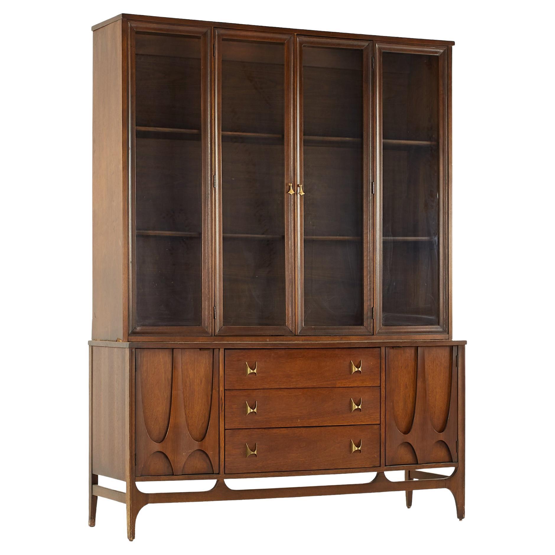 All White Lacquer Broyhill Brasilia China Buffet and Hutch at