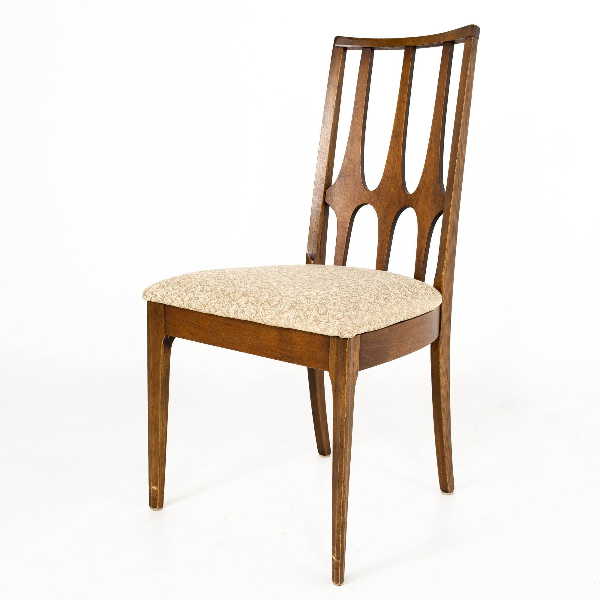 Broyhill Brasilia Brutalist Mid Century Walnut Dining Chairs, Set of 4 In Good Condition In Countryside, IL
