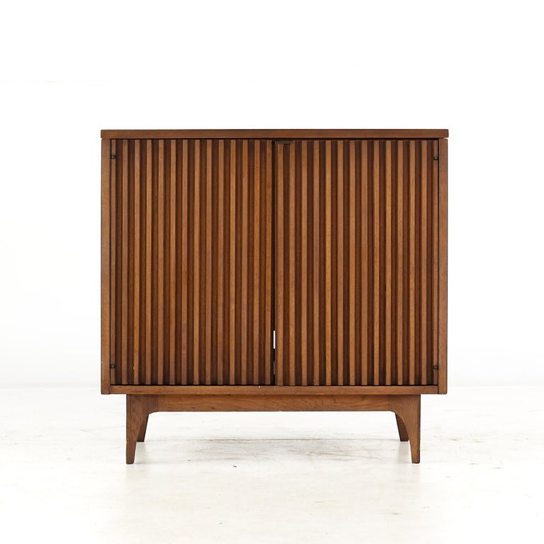 Broyhill Brasilia Brutalist Mid Century Walnut Fluted For Sale at 1stDibs