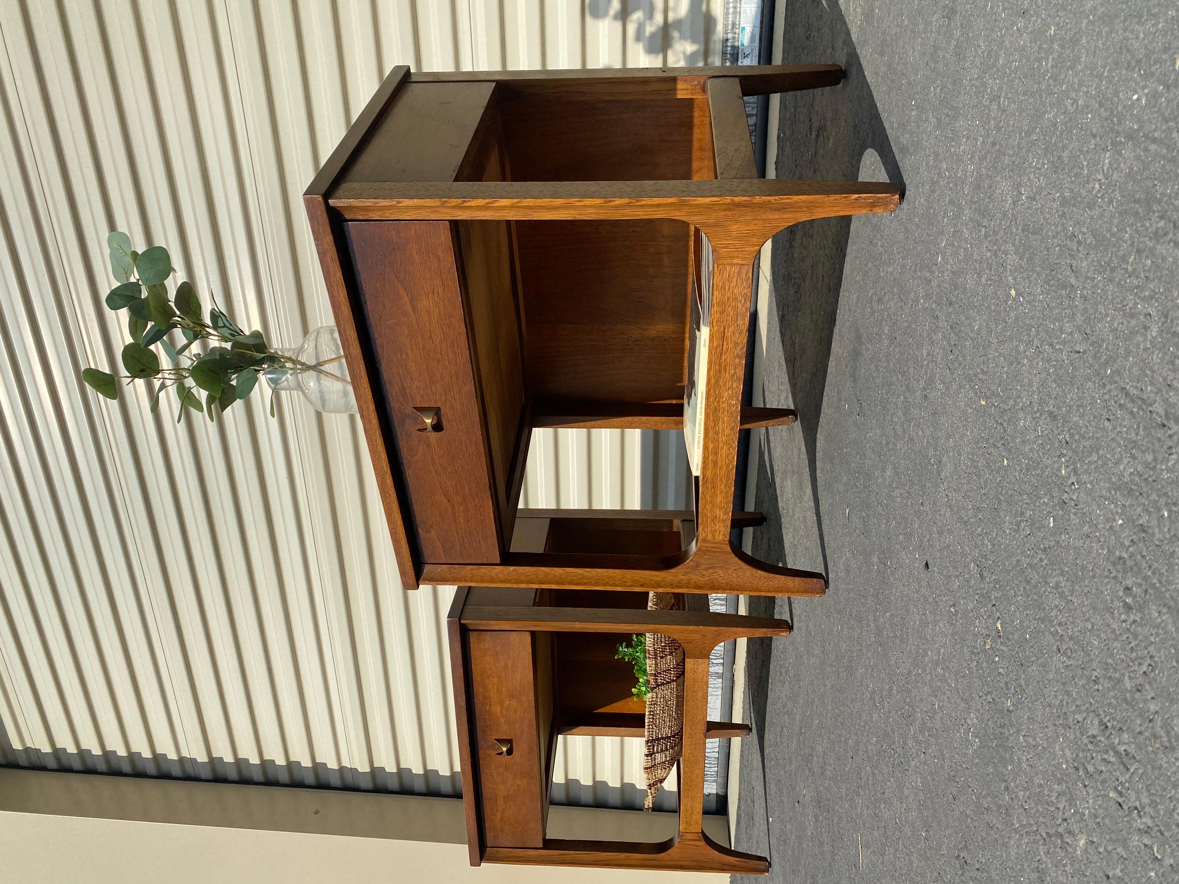 Broyhill Brasilia Brutalist Mid Century Walnut Nightstands, Pair 5
