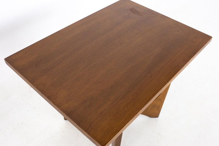 Broyhill Brasilia Brutalist Mid Century Walnut Side End Table at 1stDibs