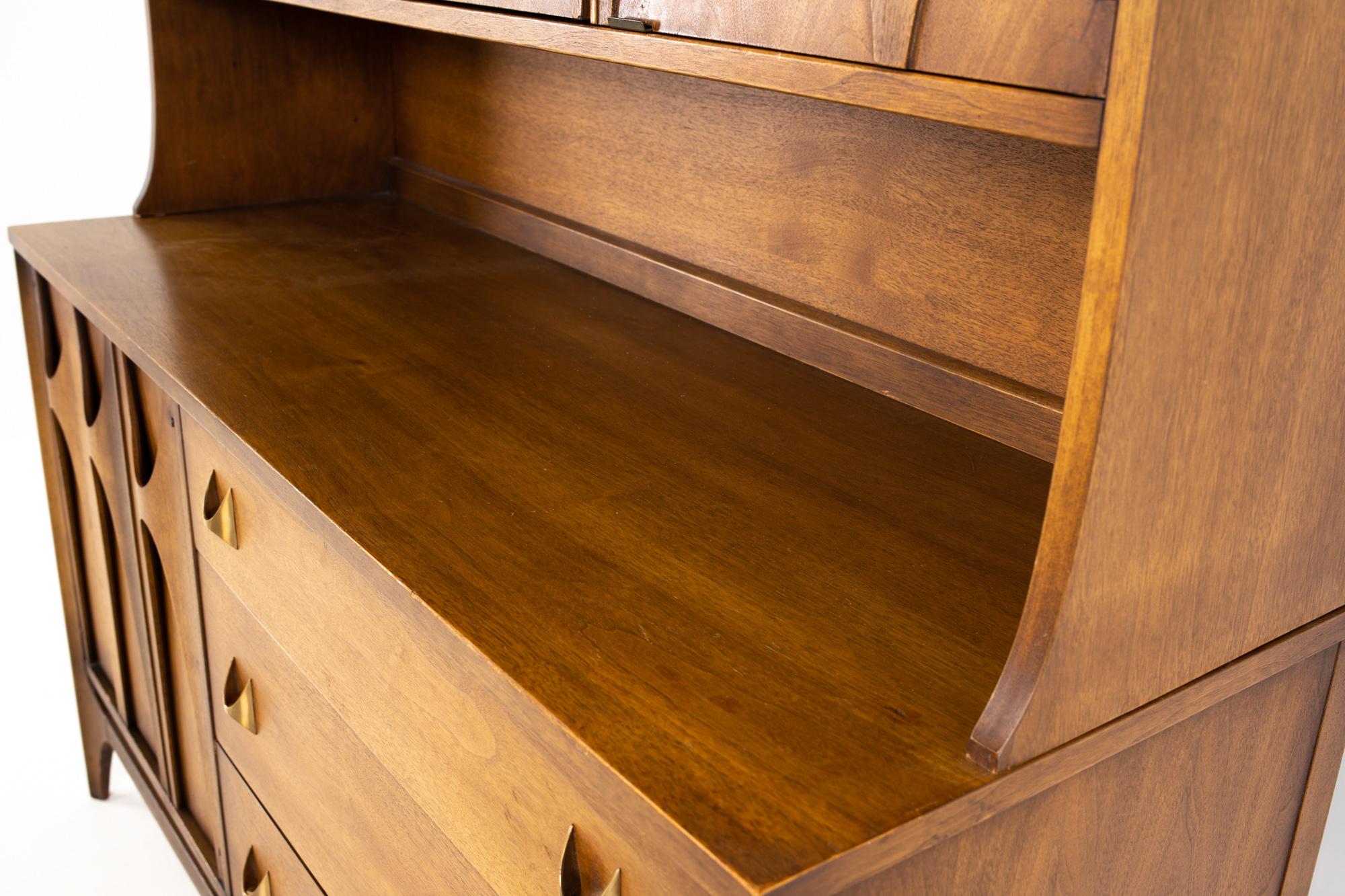 Late 20th Century Broyhill Brasilia Brutalist Midcentury Walnut Sideboard Credenza Buffet/Hutch